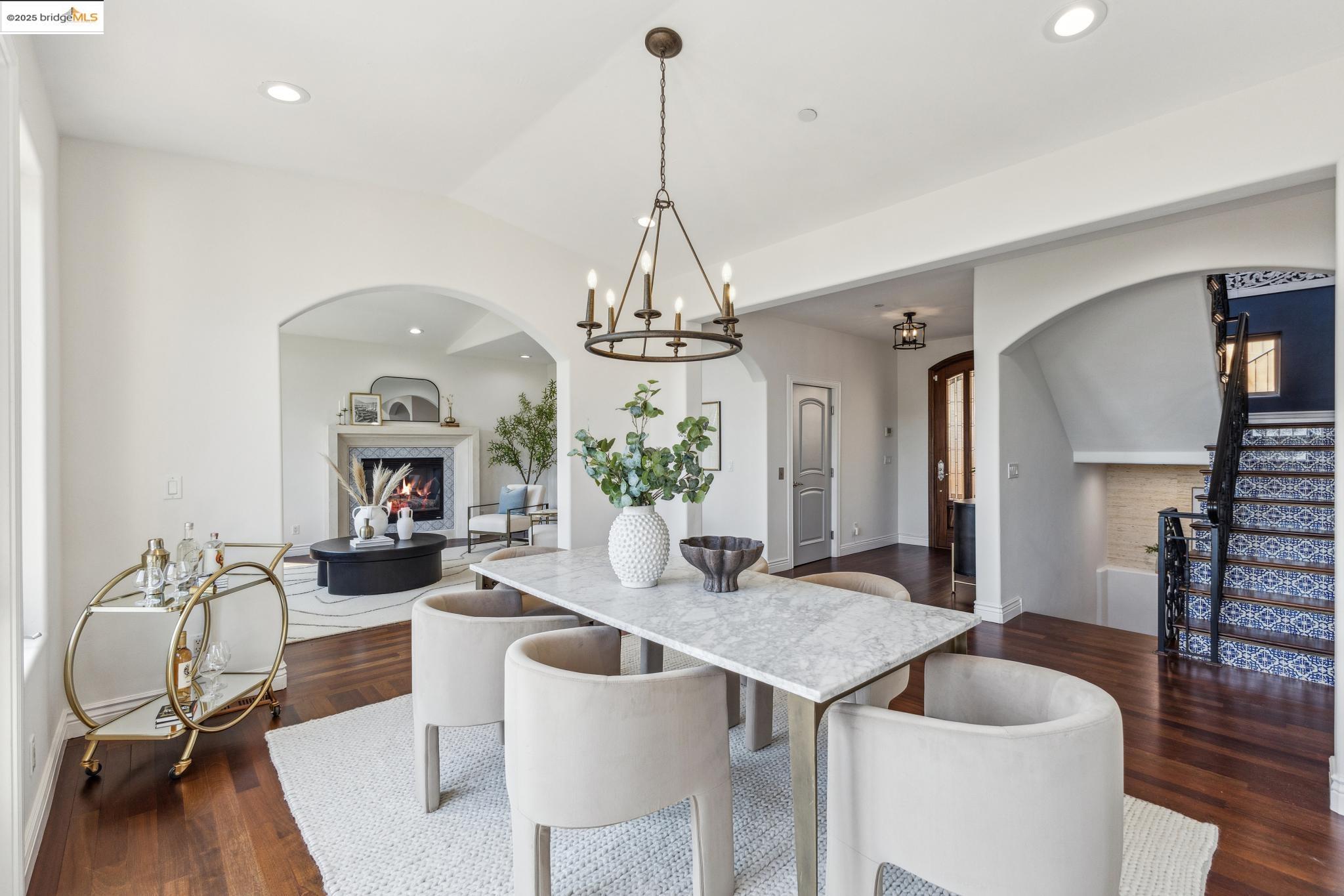 Detail Gallery Image 16 of 60 For 530 Gravatt Dr, Berkeley,  CA 94705 - 4 Beds | 3/1 Baths