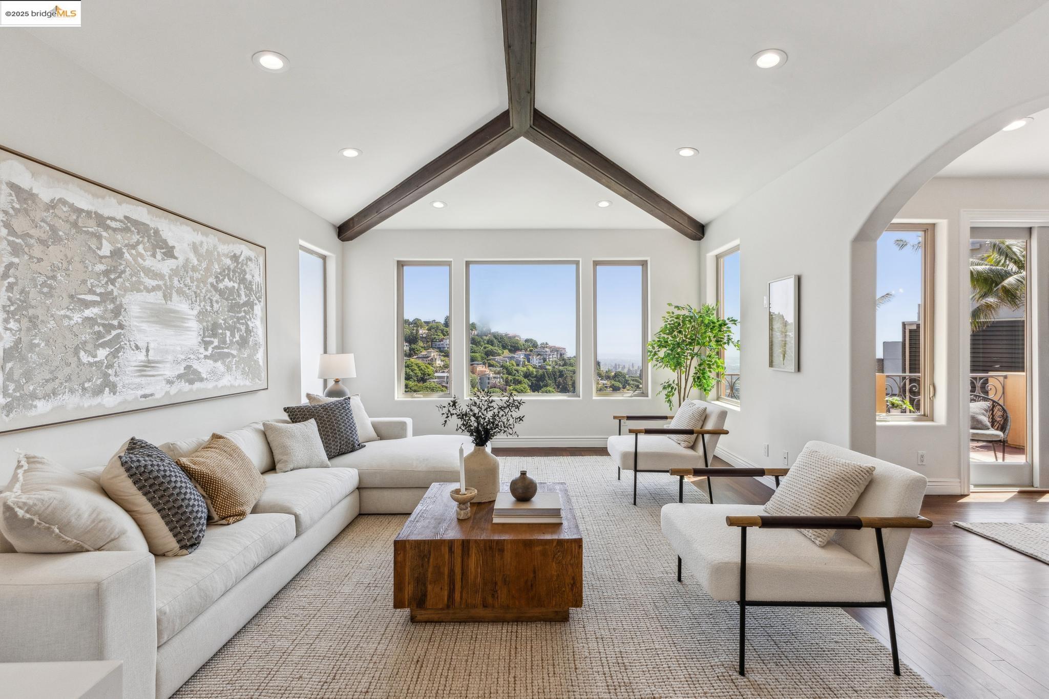 Detail Gallery Image 19 of 60 For 530 Gravatt Dr, Berkeley,  CA 94705 - 4 Beds | 3/1 Baths