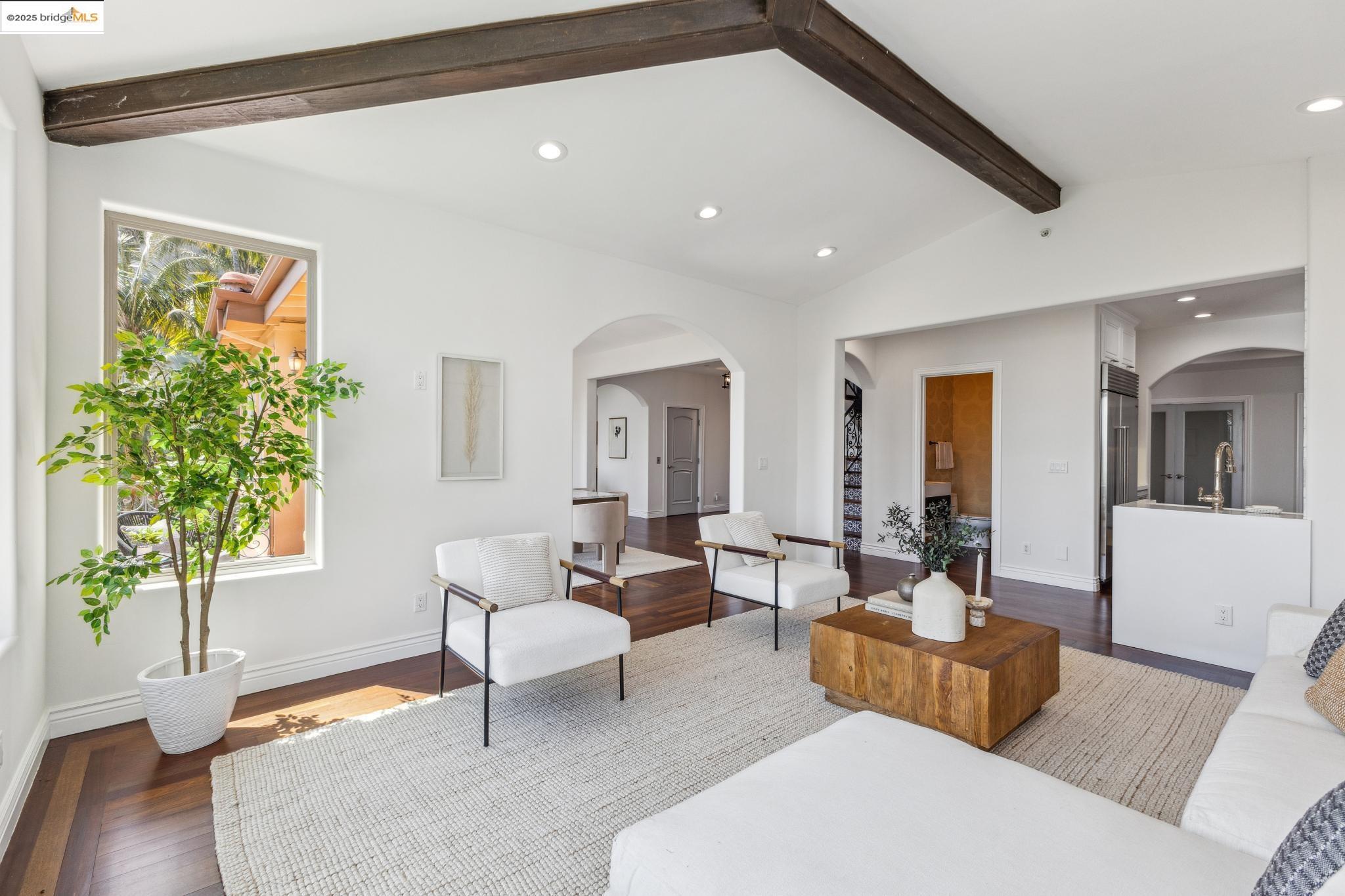 Detail Gallery Image 21 of 60 For 530 Gravatt Dr, Berkeley,  CA 94705 - 4 Beds | 3/1 Baths