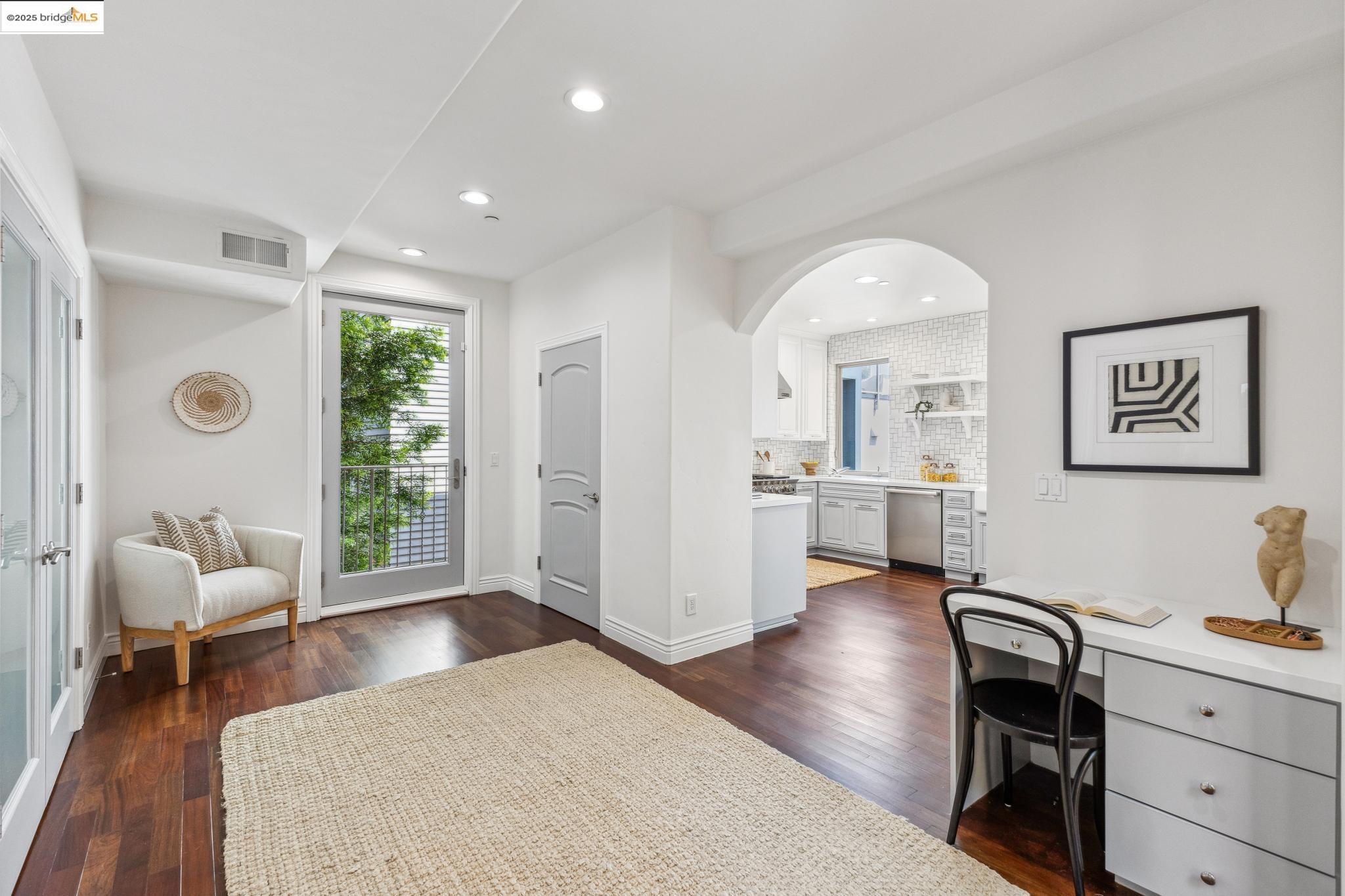 Detail Gallery Image 26 of 60 For 530 Gravatt Dr, Berkeley,  CA 94705 - 4 Beds | 3/1 Baths