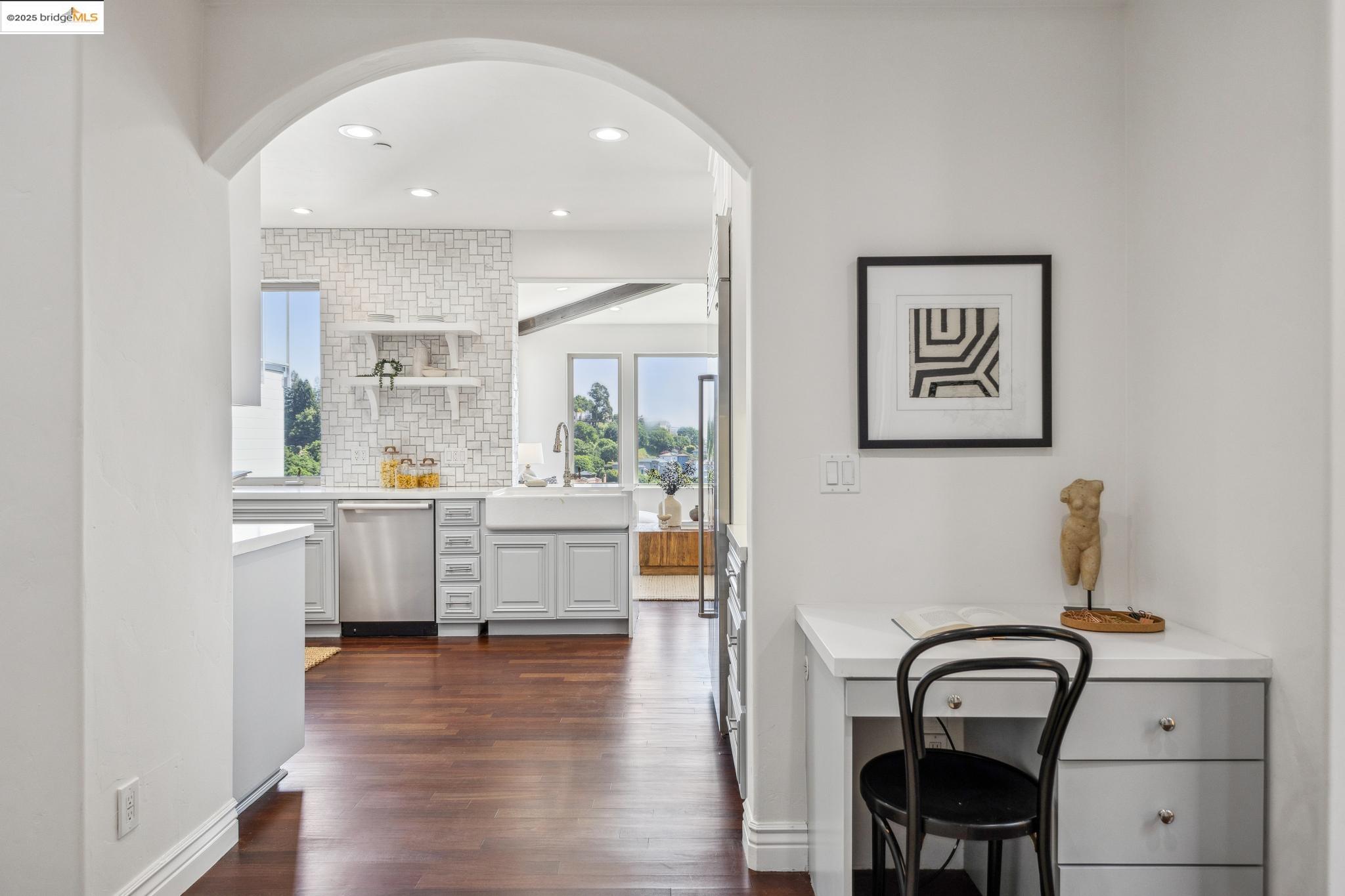 Detail Gallery Image 27 of 60 For 530 Gravatt Dr, Berkeley,  CA 94705 - 4 Beds | 3/1 Baths