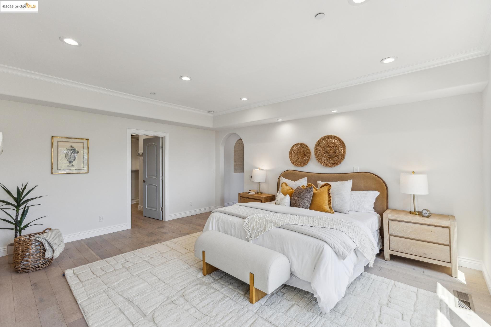 Detail Gallery Image 34 of 60 For 530 Gravatt Dr, Berkeley,  CA 94705 - 4 Beds | 3/1 Baths