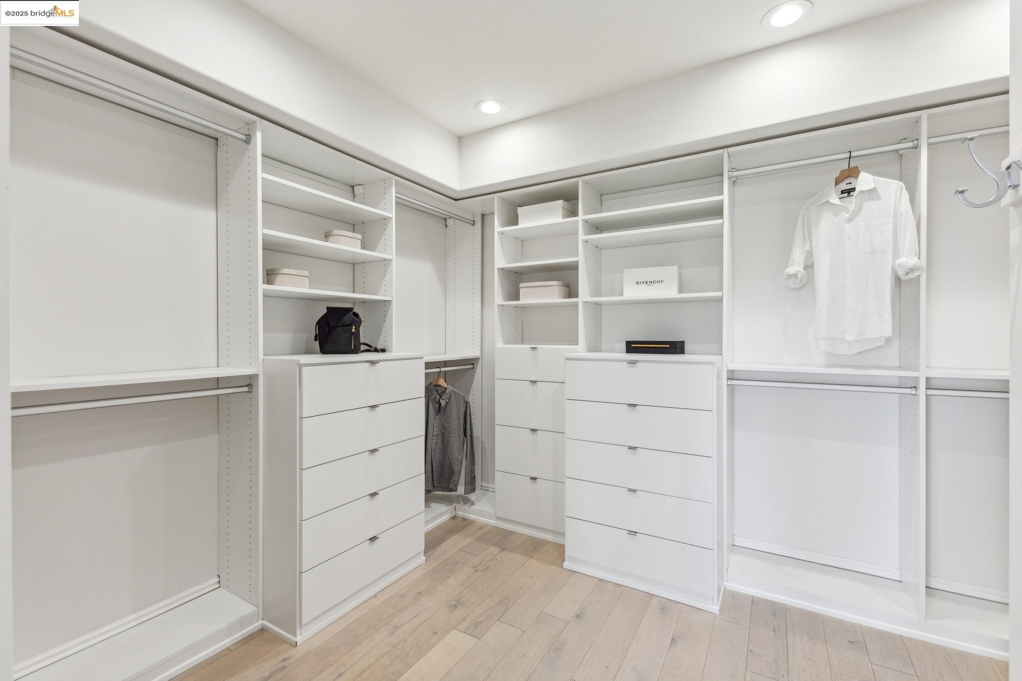 Detail Gallery Image 37 of 60 For 530 Gravatt Dr, Berkeley,  CA 94705 - 4 Beds | 3/1 Baths