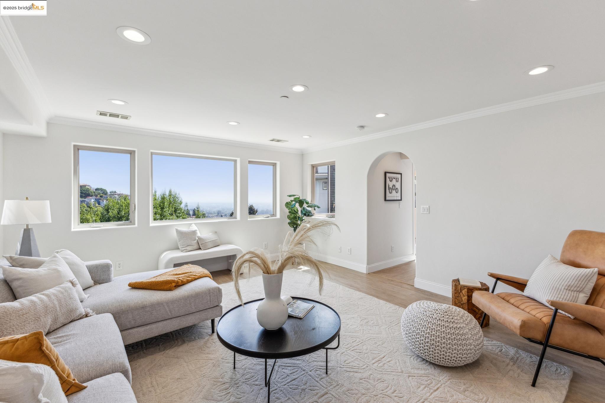Detail Gallery Image 47 of 60 For 530 Gravatt Dr, Berkeley,  CA 94705 - 4 Beds | 3/1 Baths