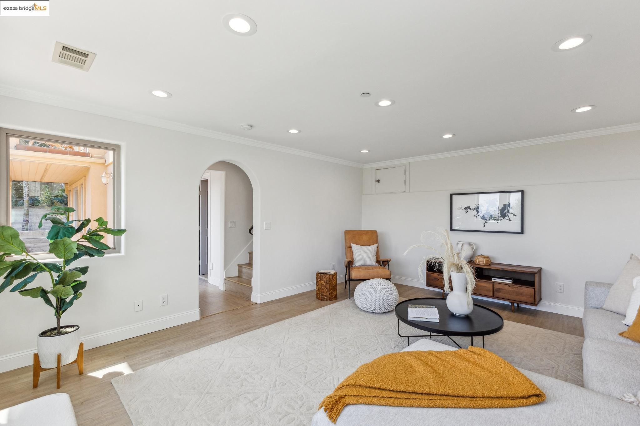Detail Gallery Image 48 of 60 For 530 Gravatt Dr, Berkeley,  CA 94705 - 4 Beds | 3/1 Baths