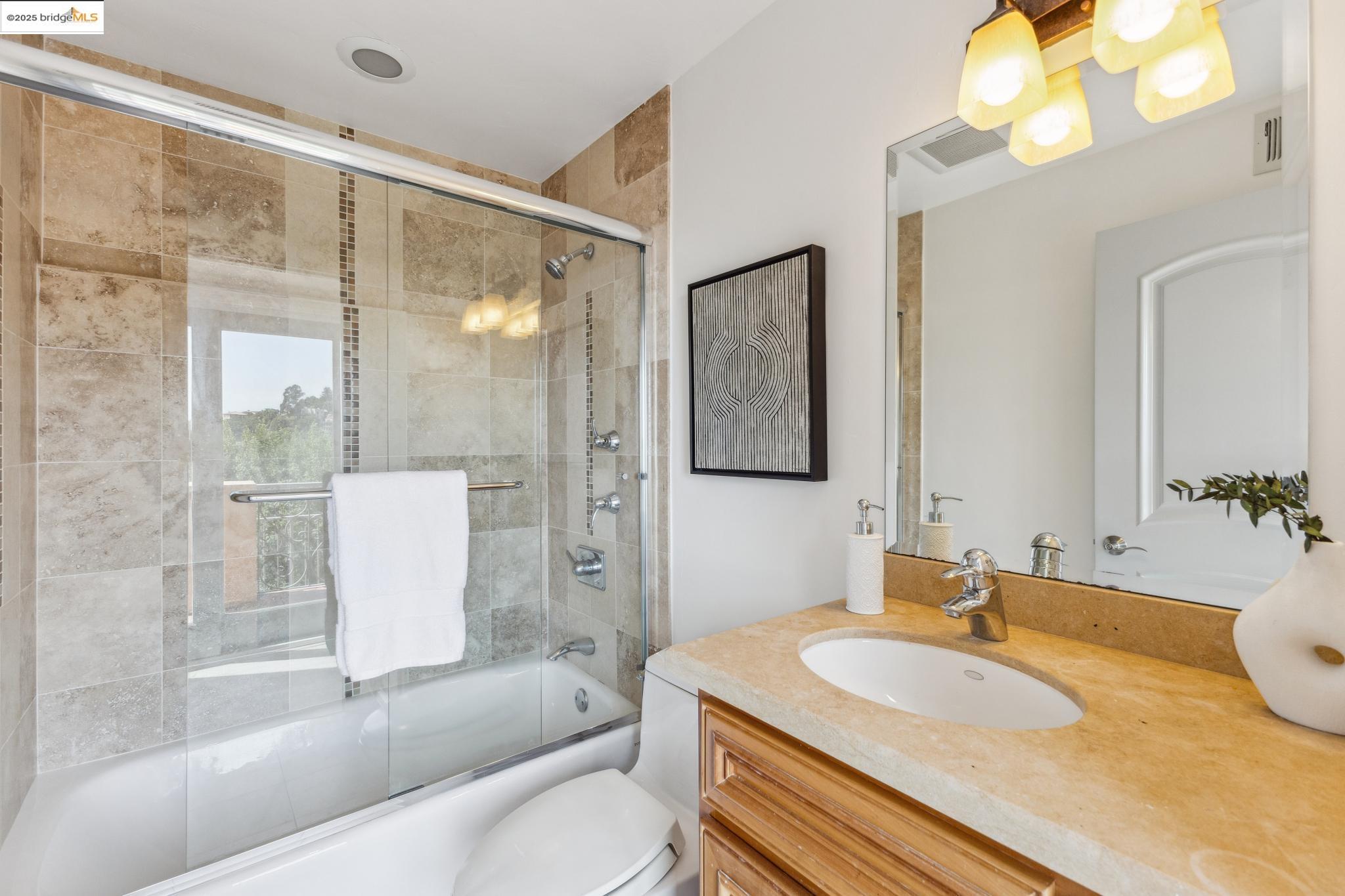 Detail Gallery Image 49 of 60 For 530 Gravatt Dr, Berkeley,  CA 94705 - 4 Beds | 3/1 Baths