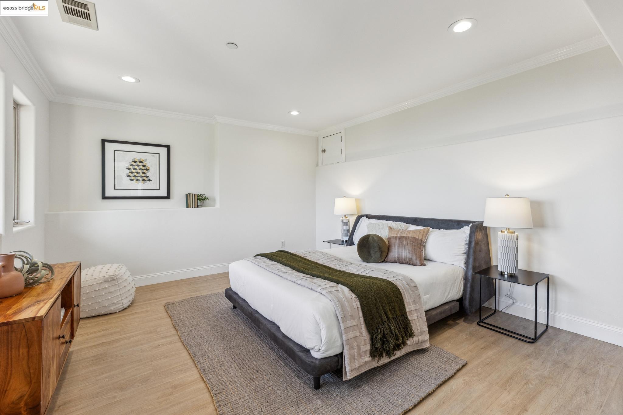 Detail Gallery Image 50 of 60 For 530 Gravatt Dr, Berkeley,  CA 94705 - 4 Beds | 3/1 Baths