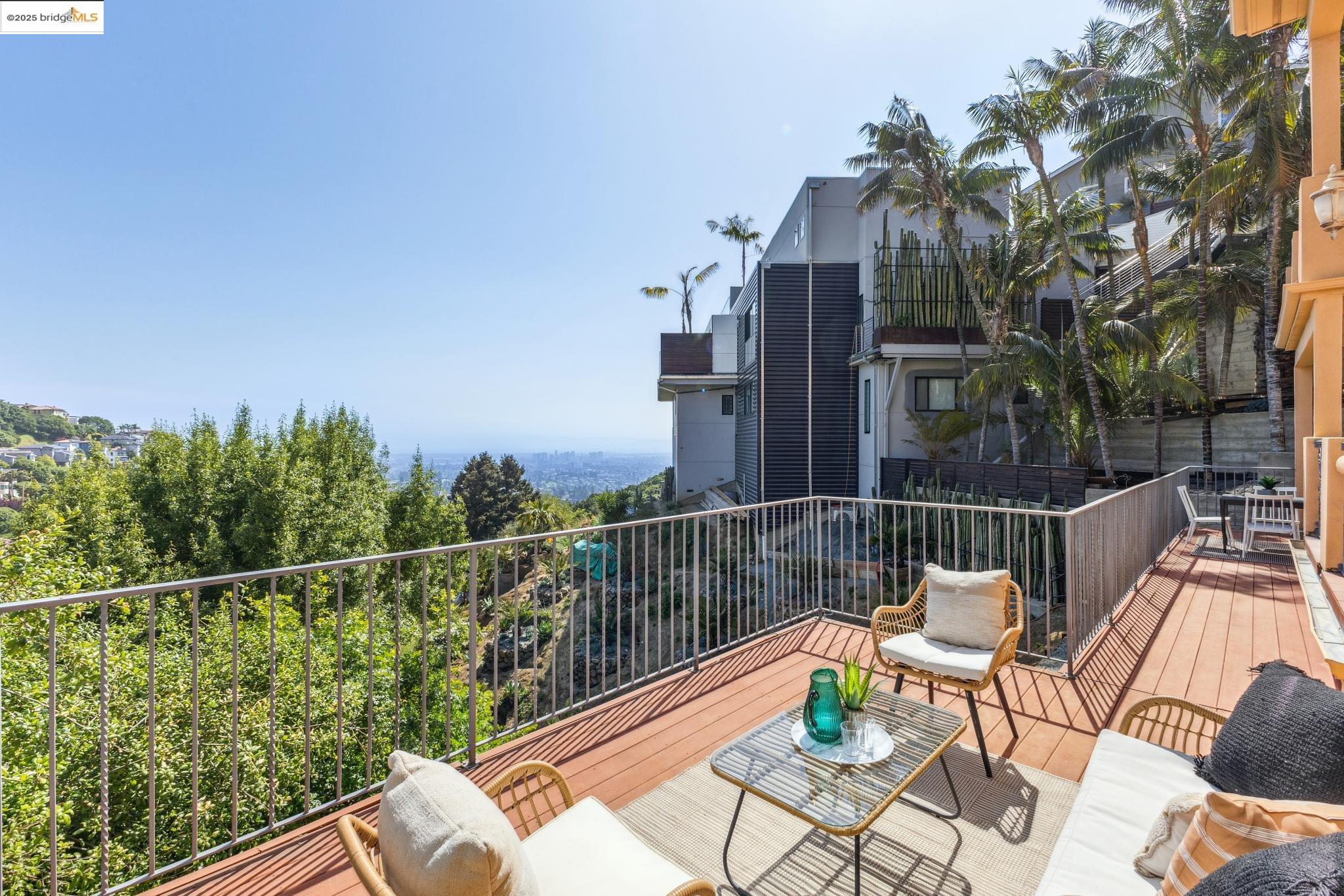 Detail Gallery Image 52 of 60 For 530 Gravatt Dr, Berkeley,  CA 94705 - 4 Beds | 3/1 Baths