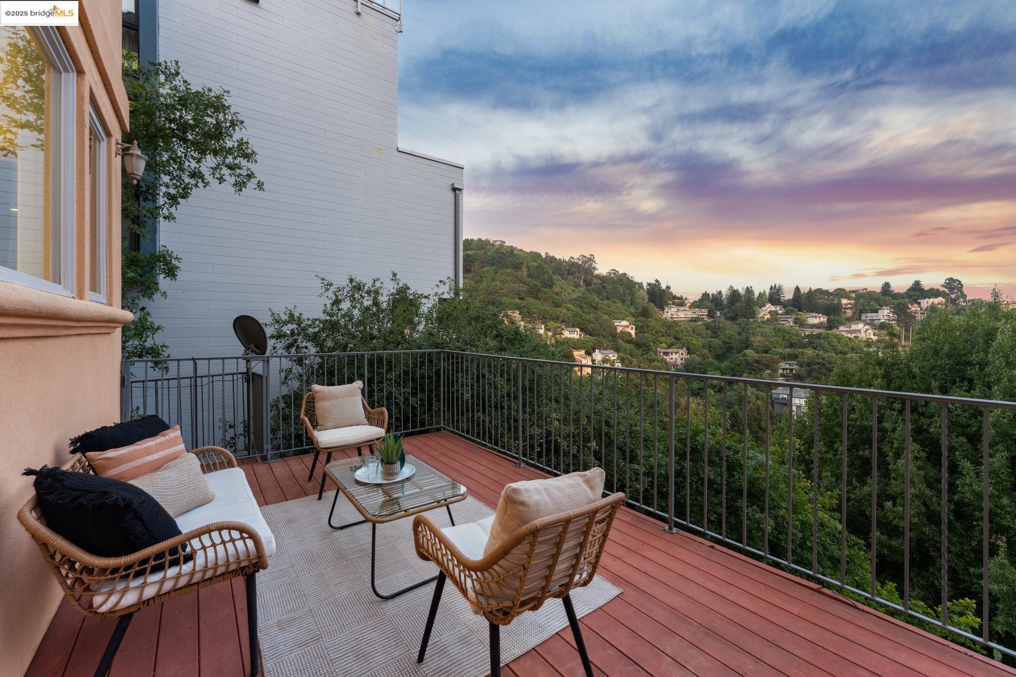 Detail Gallery Image 55 of 60 For 530 Gravatt Dr, Berkeley,  CA 94705 - 4 Beds | 3/1 Baths