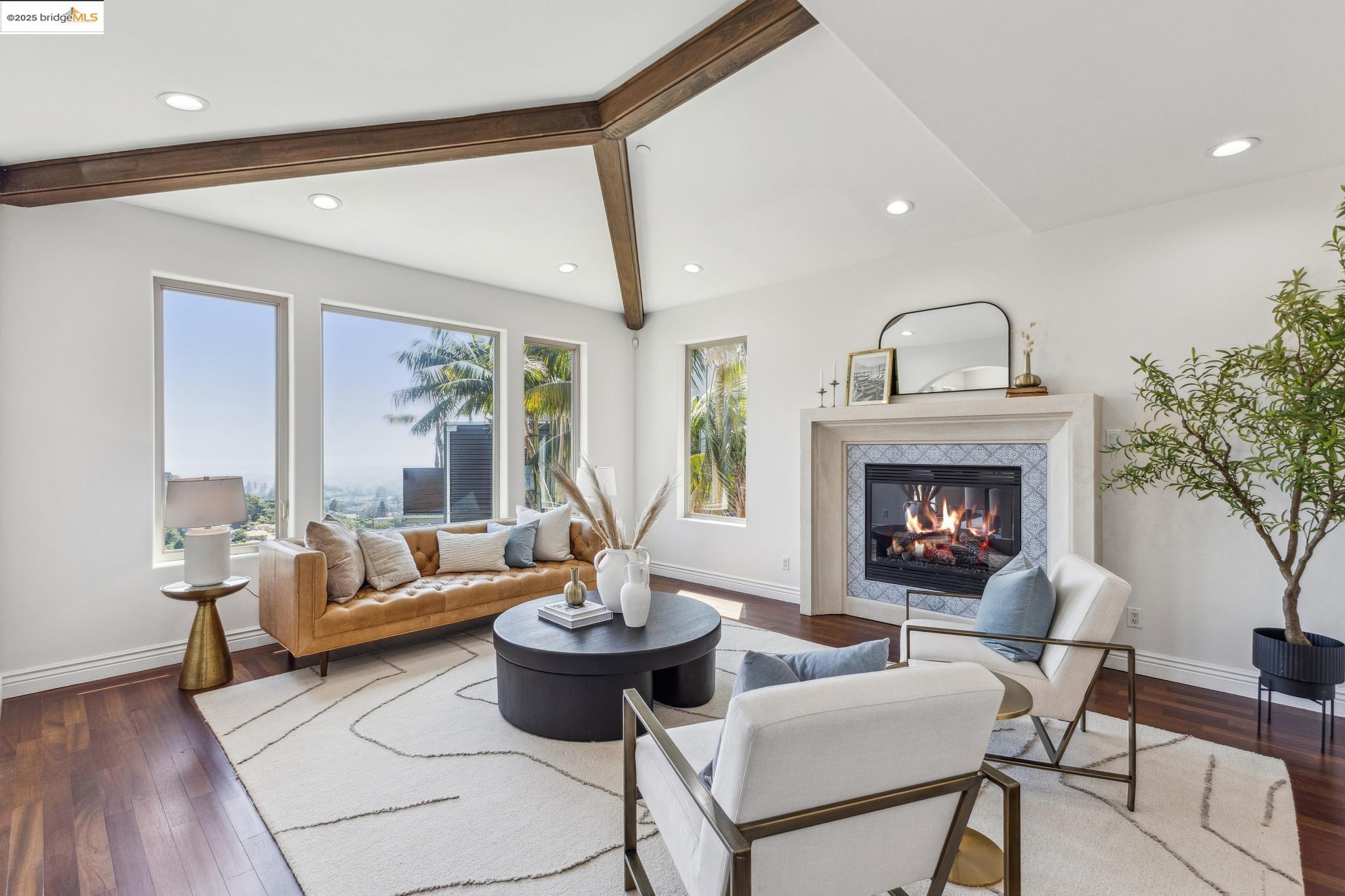 Detail Gallery Image 9 of 60 For 530 Gravatt Dr, Berkeley,  CA 94705 - 4 Beds | 3/1 Baths