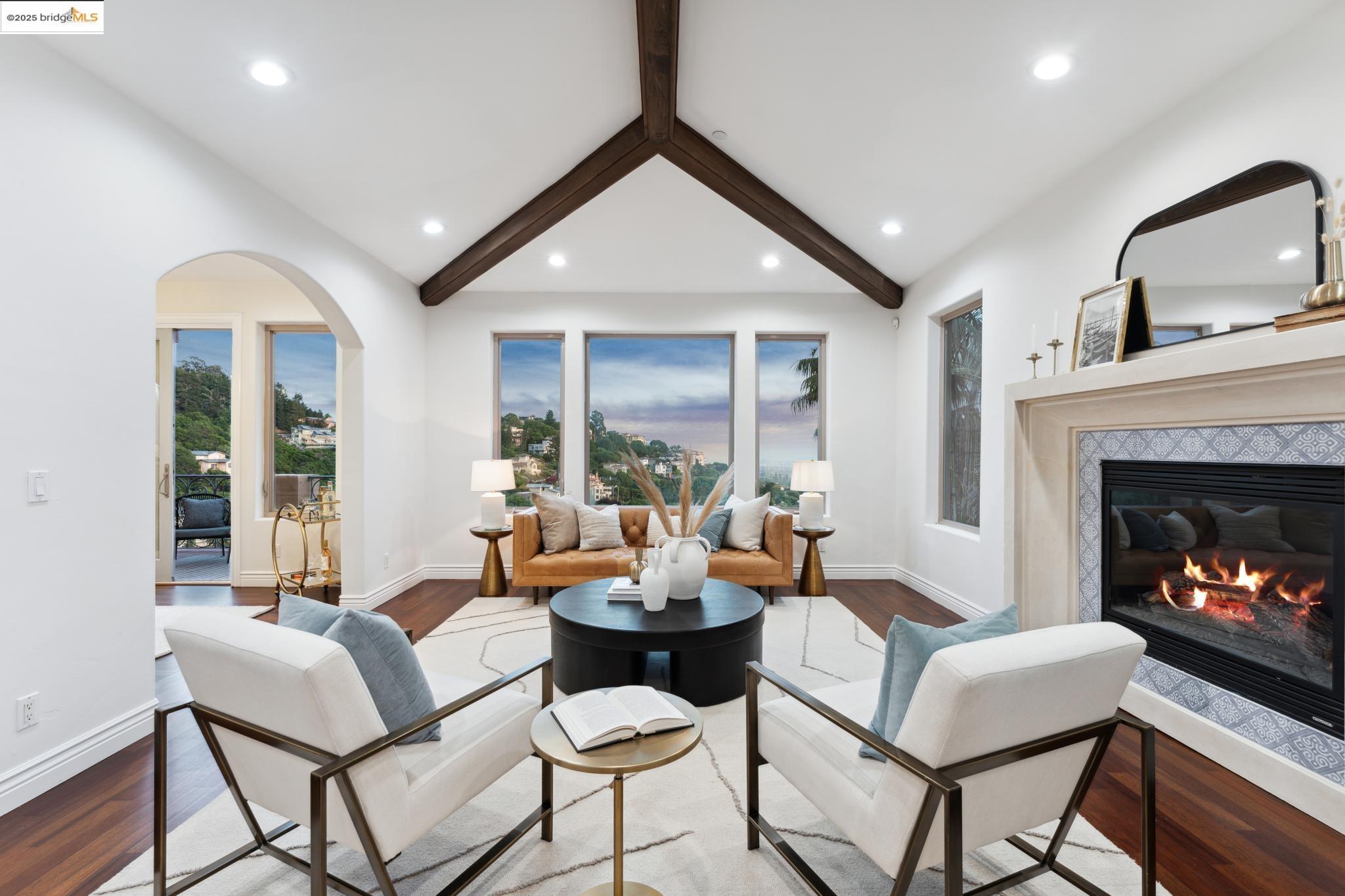 Detail Gallery Image 10 of 60 For 530 Gravatt Dr, Berkeley,  CA 94705 - 4 Beds | 3/1 Baths