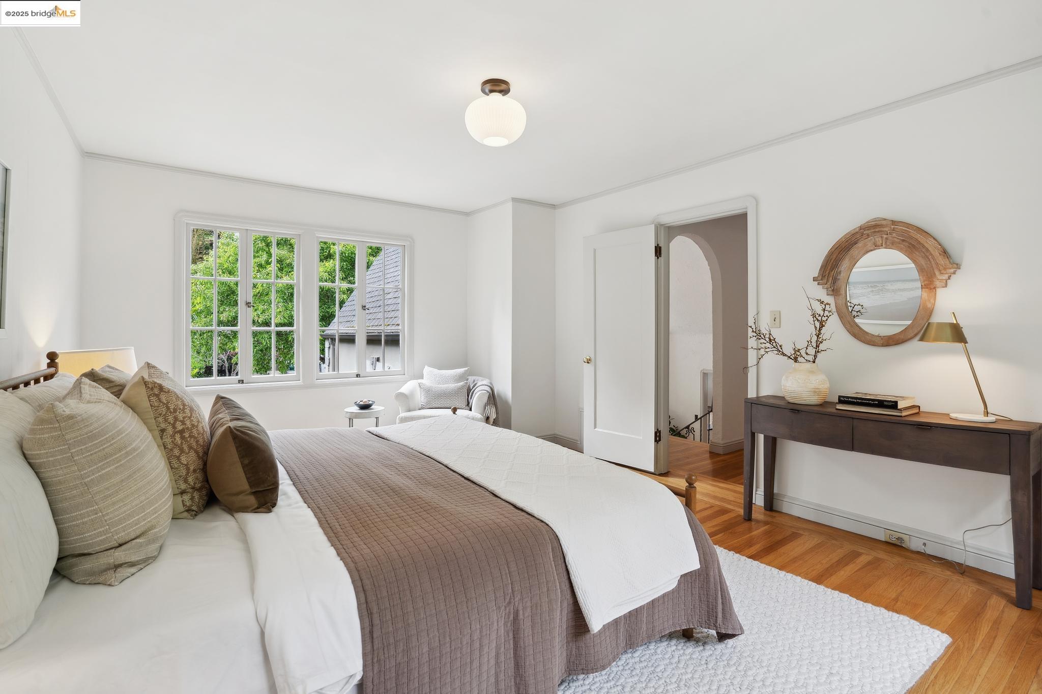 1562 Trestle Glen, Oakland, California 94610, 3 Bedrooms Bedrooms, 6 Rooms Rooms,2 BathroomsBathrooms,Residential,For Sale,1562 Trestle Glen,41095557