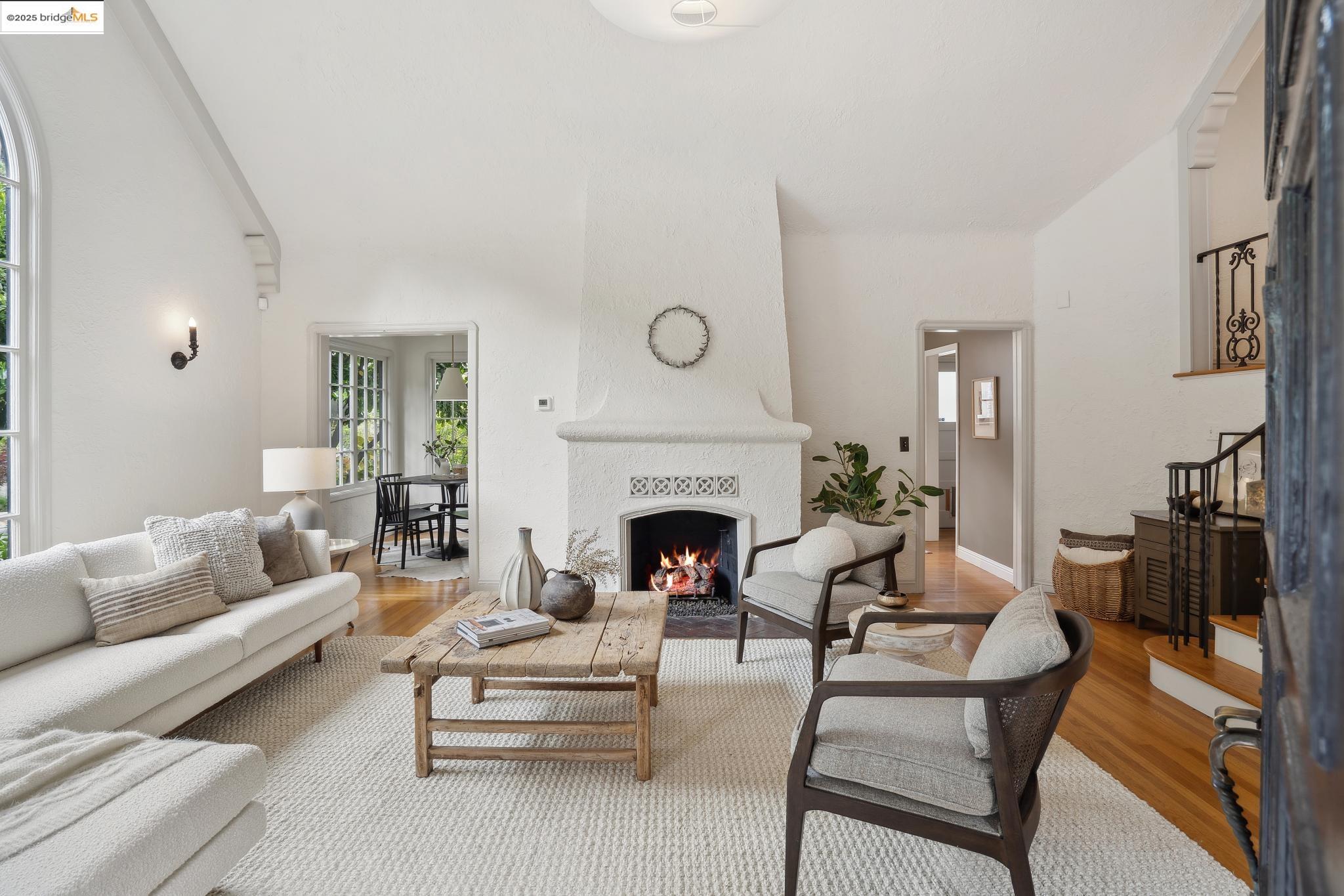 1562 Trestle Glen, Oakland, California 94610, 3 Bedrooms Bedrooms, 6 Rooms Rooms,2 BathroomsBathrooms,Residential,For Sale,1562 Trestle Glen,41095557