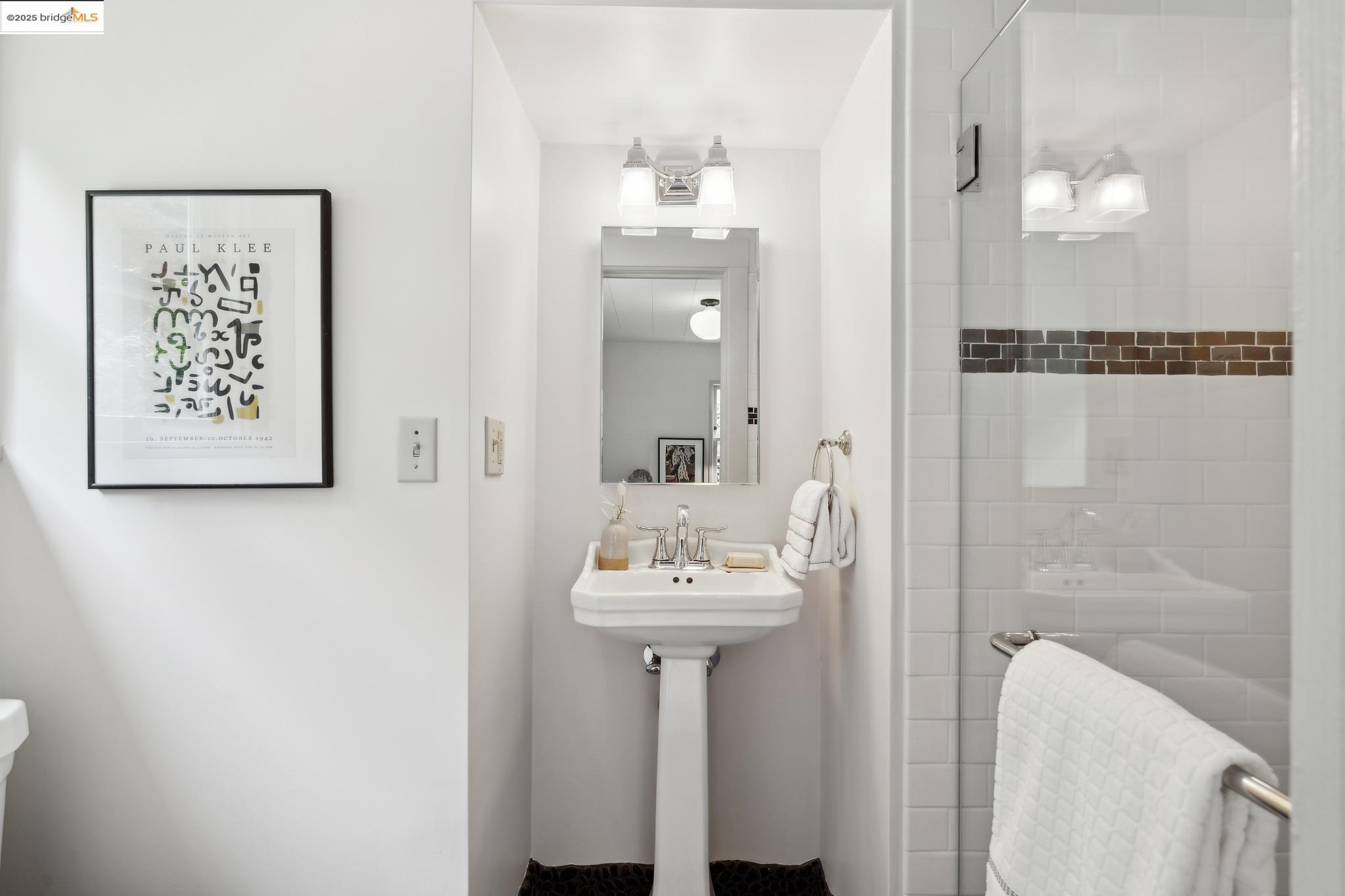1562 Trestle Glen, Oakland, California 94610, 3 Bedrooms Bedrooms, 6 Rooms Rooms,2 BathroomsBathrooms,Residential,For Sale,1562 Trestle Glen,41095557