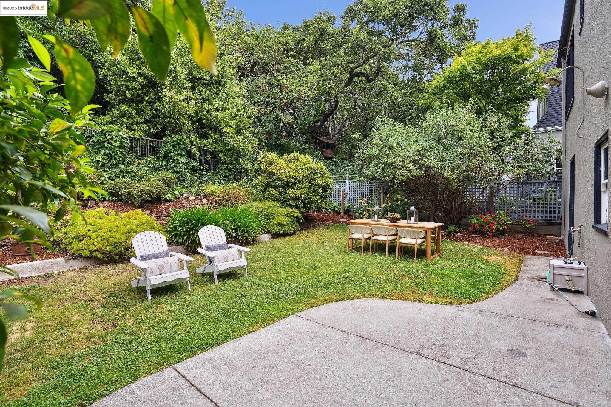 1562 Trestle Glen, Oakland, California 94610, 3 Bedrooms Bedrooms, 6 Rooms Rooms,2 BathroomsBathrooms,Residential,For Sale,1562 Trestle Glen,41095557