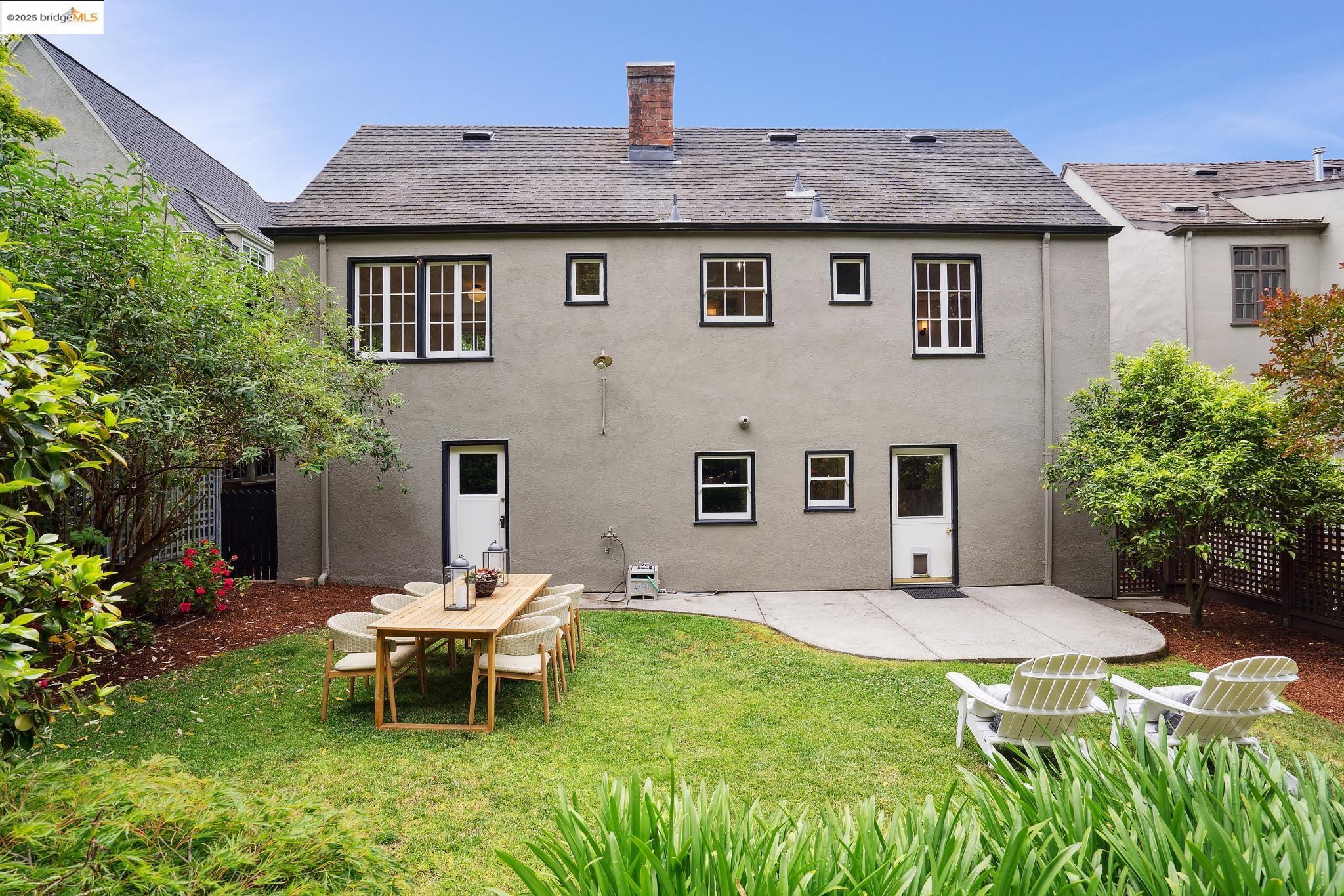 1562 Trestle Glen, Oakland, California 94610, 3 Bedrooms Bedrooms, 6 Rooms Rooms,2 BathroomsBathrooms,Residential,For Sale,1562 Trestle Glen,41095557