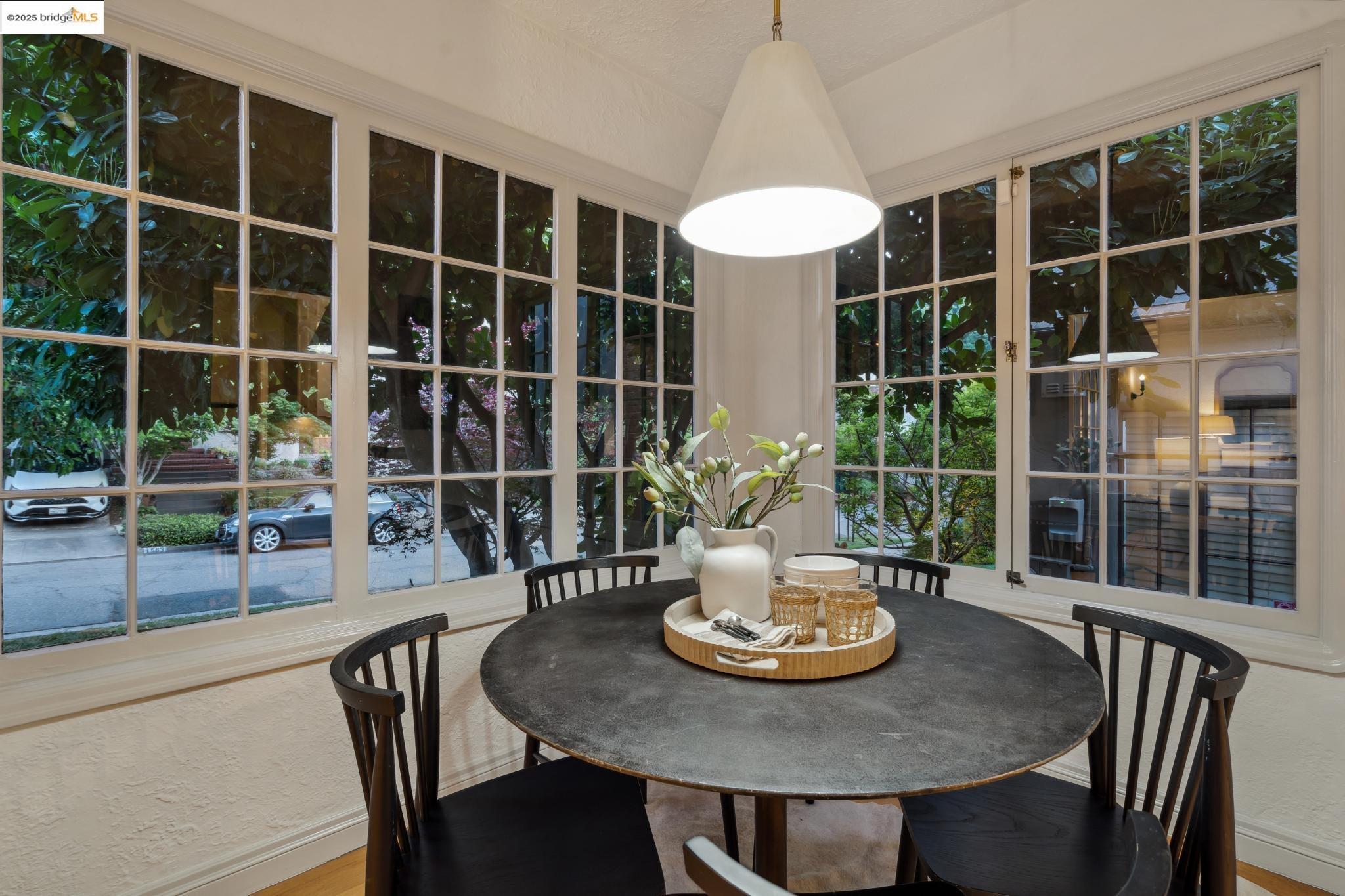1562 Trestle Glen, Oakland, California 94610, 3 Bedrooms Bedrooms, 6 Rooms Rooms,2 BathroomsBathrooms,Residential,For Sale,1562 Trestle Glen,41095557
