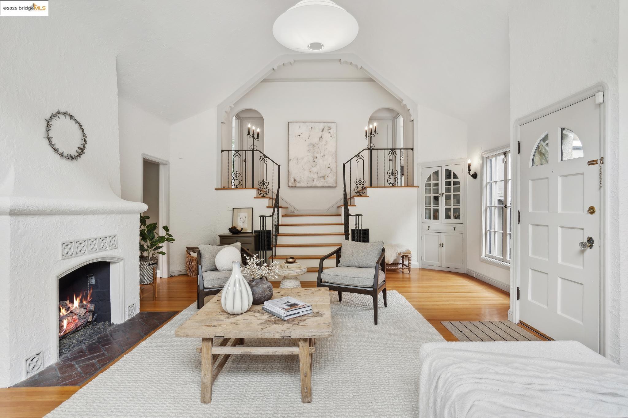 1562 Trestle Glen, Oakland, California 94610, 3 Bedrooms Bedrooms, 6 Rooms Rooms,2 BathroomsBathrooms,Residential,For Sale,1562 Trestle Glen,41095557