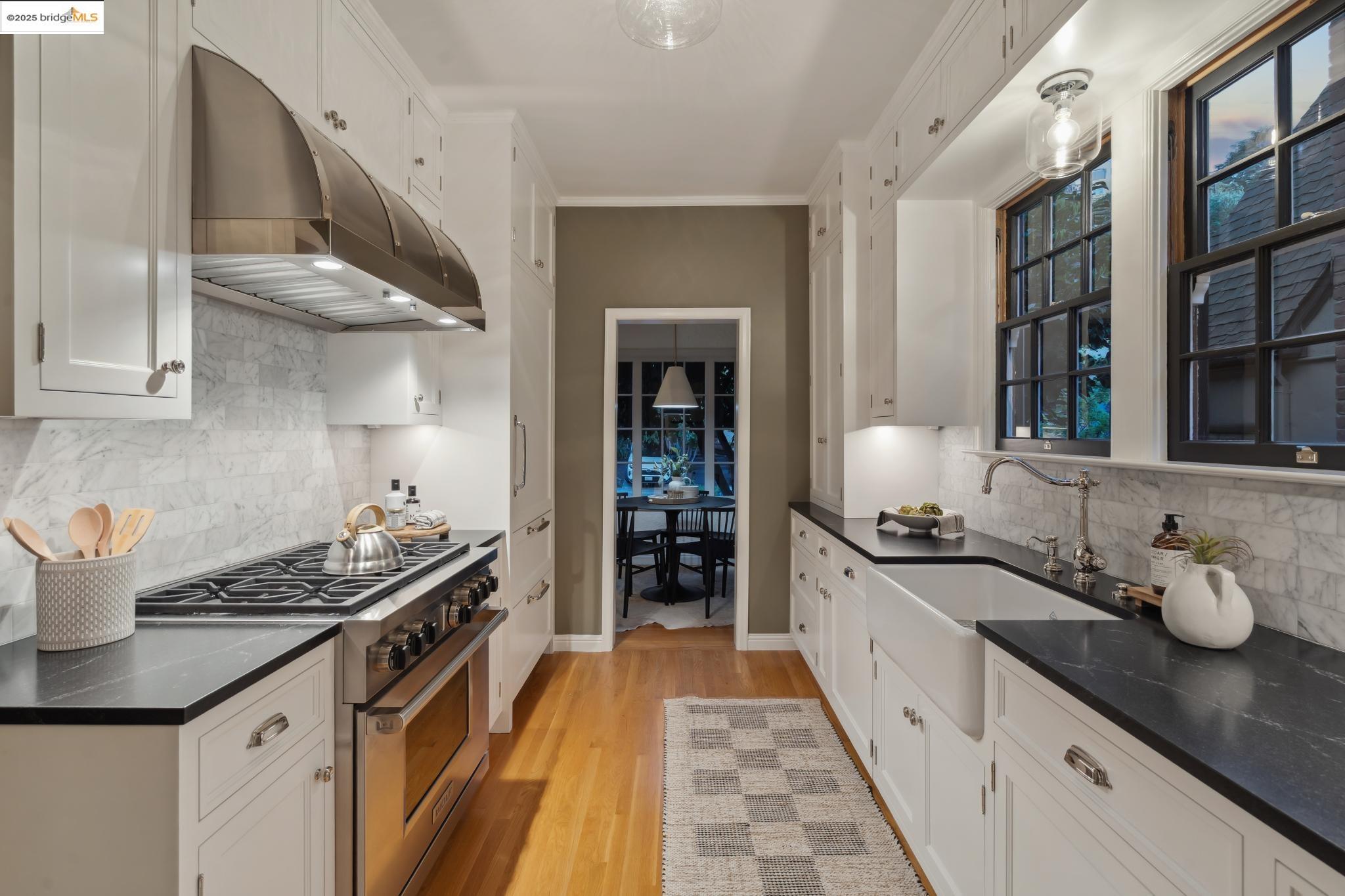 1562 Trestle Glen, Oakland, California 94610, 3 Bedrooms Bedrooms, 6 Rooms Rooms,2 BathroomsBathrooms,Residential,For Sale,1562 Trestle Glen,41095557