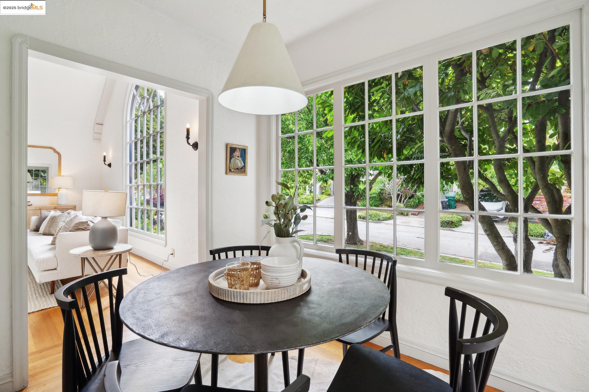 1562 Trestle Glen, Oakland, California 94610, 3 Bedrooms Bedrooms, 6 Rooms Rooms,2 BathroomsBathrooms,Residential,For Sale,1562 Trestle Glen,41095557