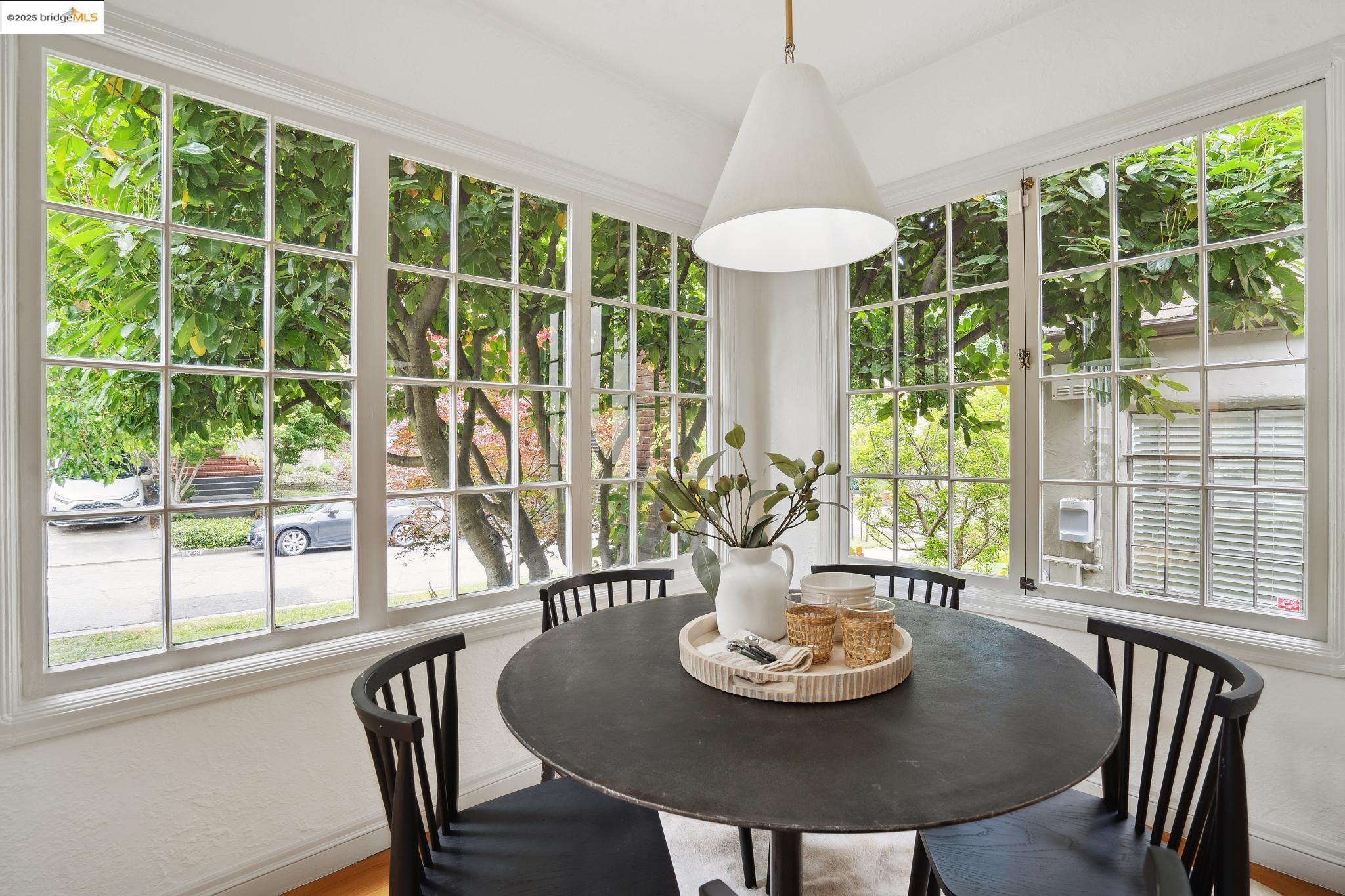 1562 Trestle Glen, Oakland, California 94610, 3 Bedrooms Bedrooms, 6 Rooms Rooms,2 BathroomsBathrooms,Residential,For Sale,1562 Trestle Glen,41095557