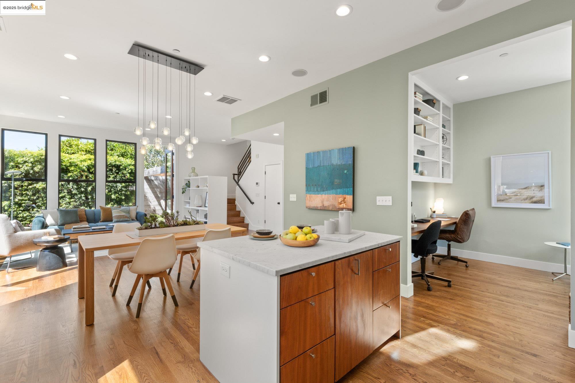 Detail Gallery Image 30 of 60 For 586 66th St, Oakland,  CA 94609 - 3 Beds | 2/1 Baths
