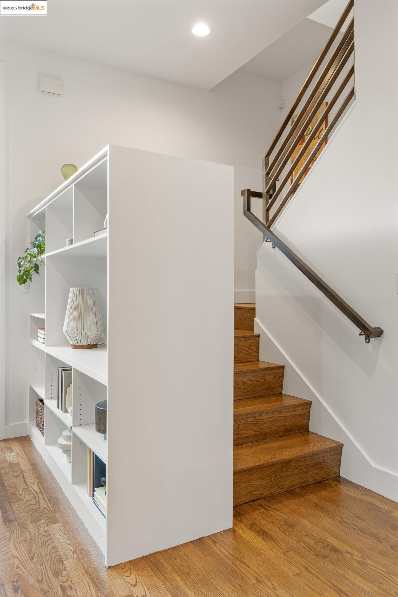 Detail Gallery Image 34 of 60 For 586 66th St, Oakland,  CA 94609 - 3 Beds | 2/1 Baths