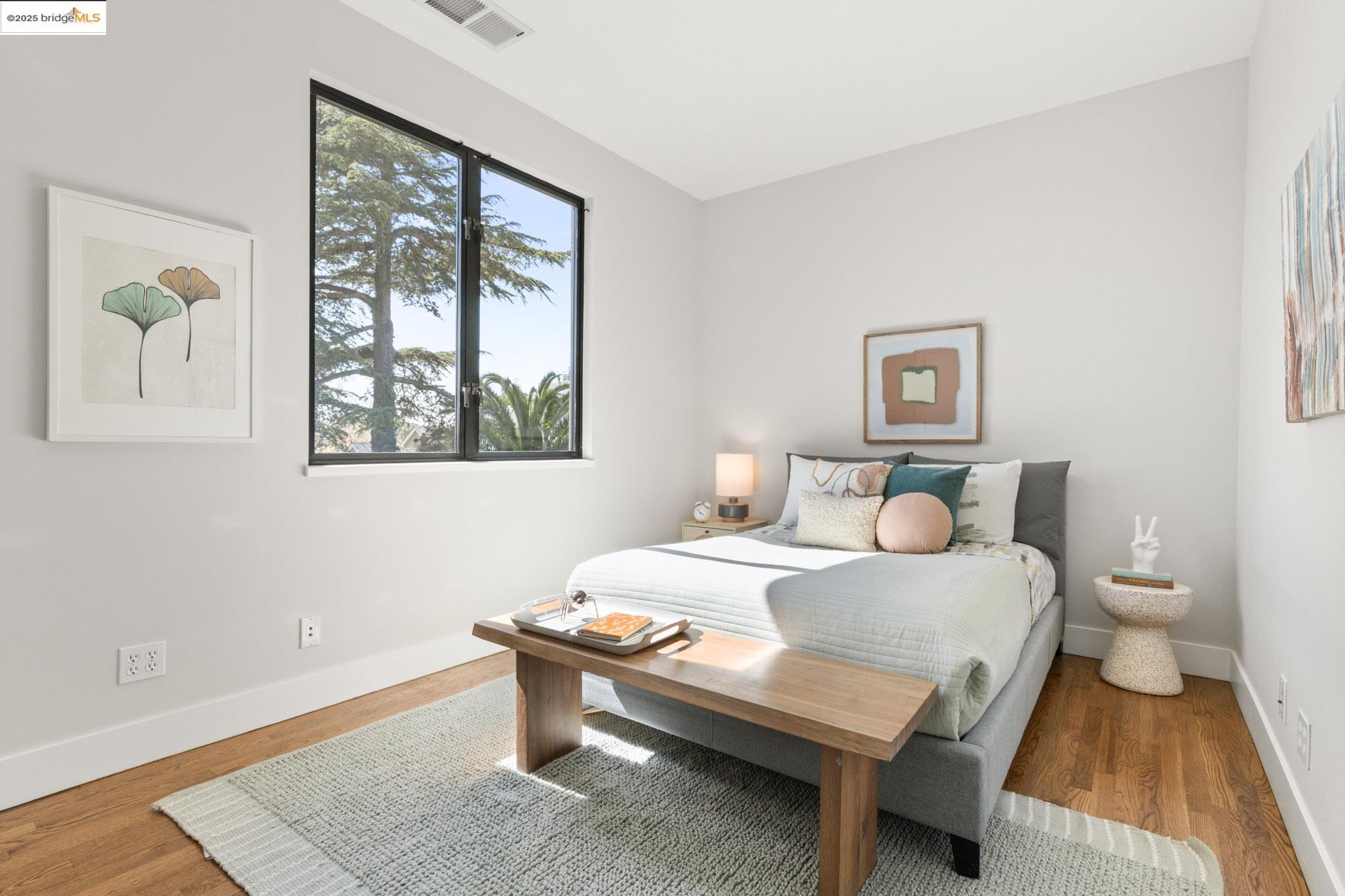 Detail Gallery Image 42 of 60 For 586 66th St, Oakland,  CA 94609 - 3 Beds | 2/1 Baths
