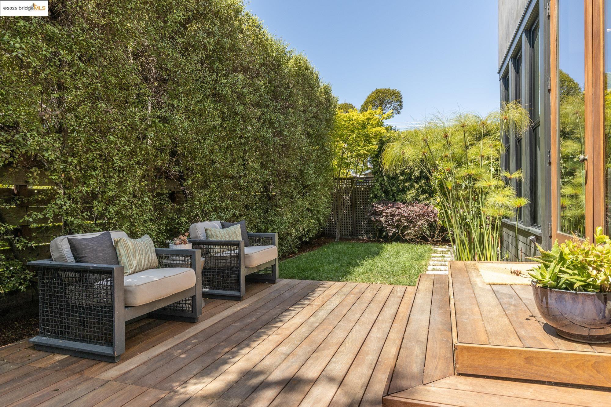 Detail Gallery Image 49 of 60 For 586 66th St, Oakland,  CA 94609 - 3 Beds | 2/1 Baths
