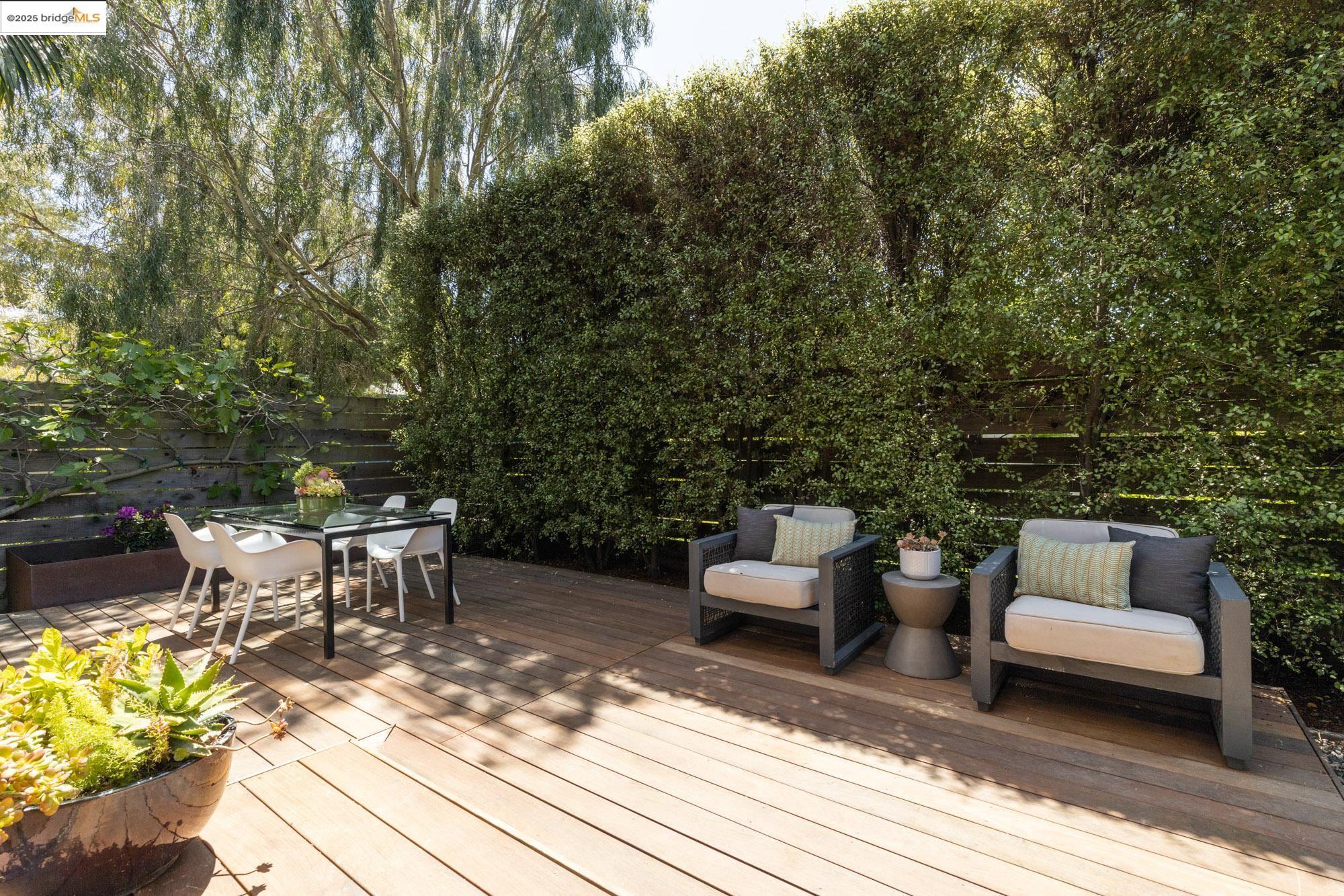 Detail Gallery Image 51 of 60 For 586 66th St, Oakland,  CA 94609 - 3 Beds | 2/1 Baths