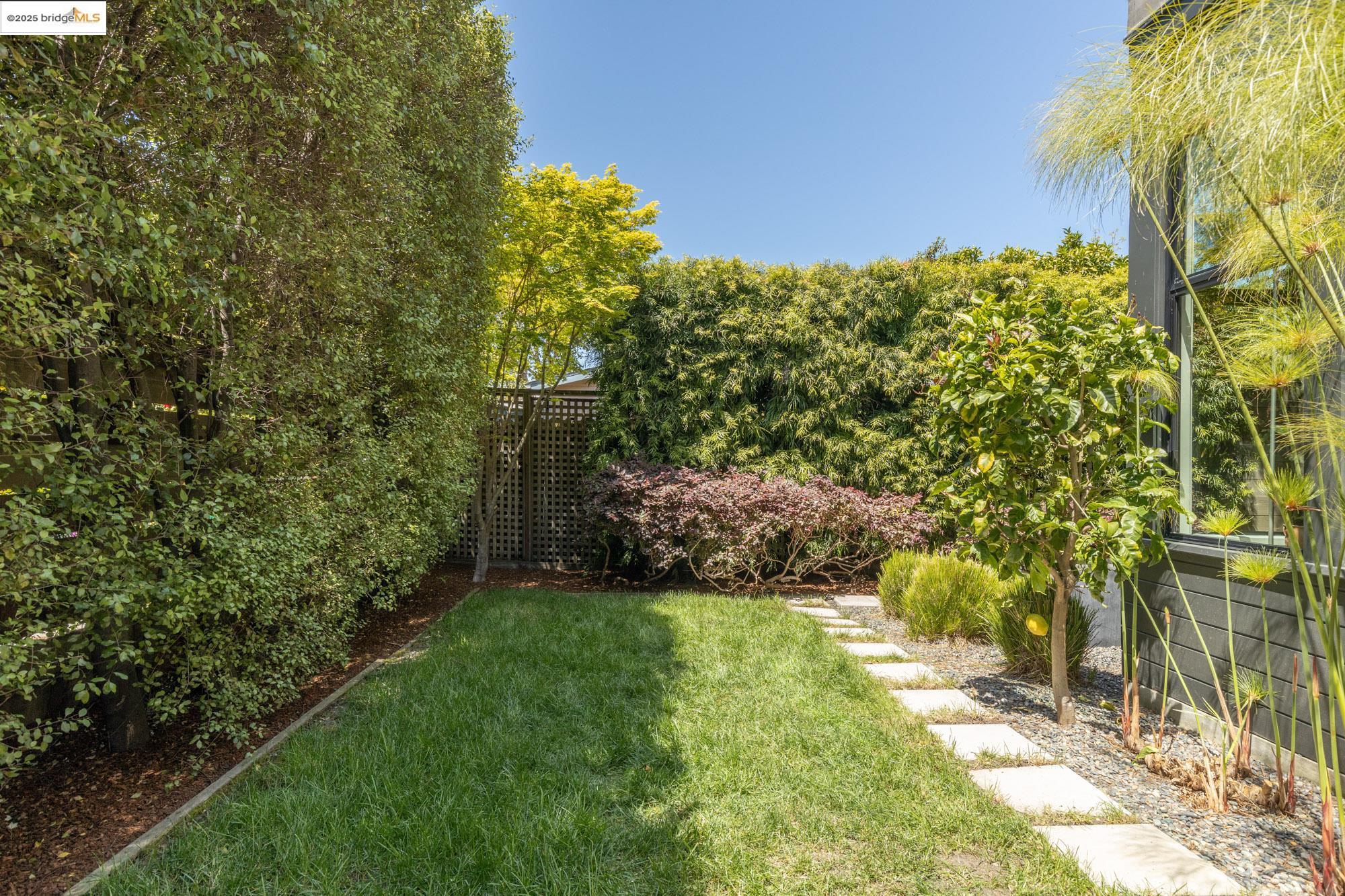 Detail Gallery Image 55 of 60 For 586 66th St, Oakland,  CA 94609 - 3 Beds | 2/1 Baths