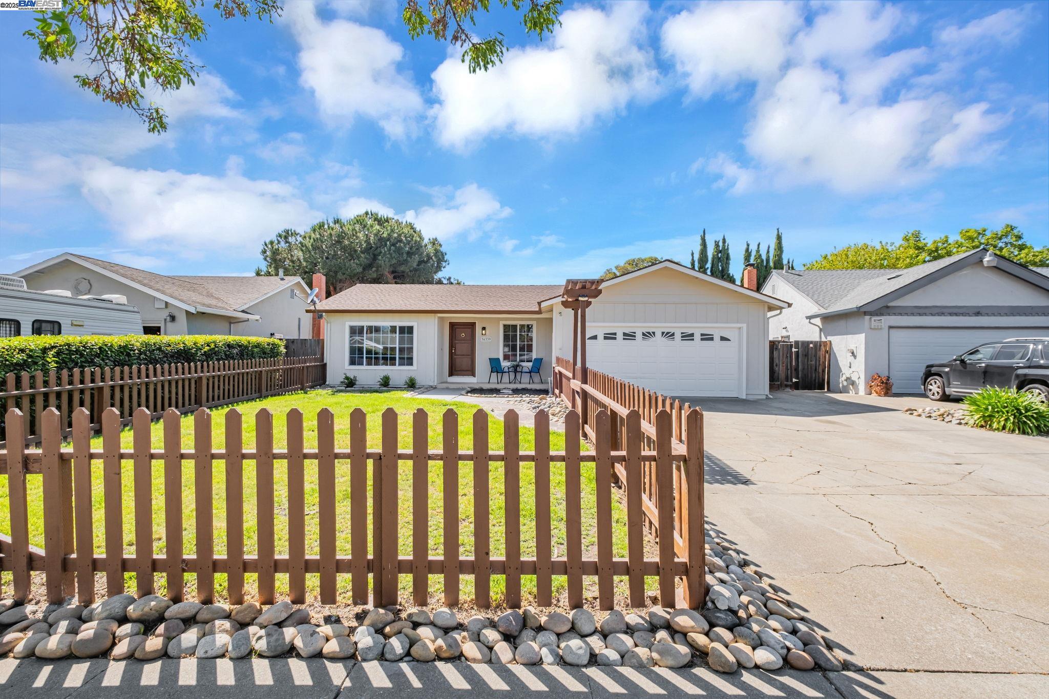 Detail Gallery Image 1 of 41 For 36339 Beech Pl, Newark,  CA 94560 - 3 Beds | 2 Baths