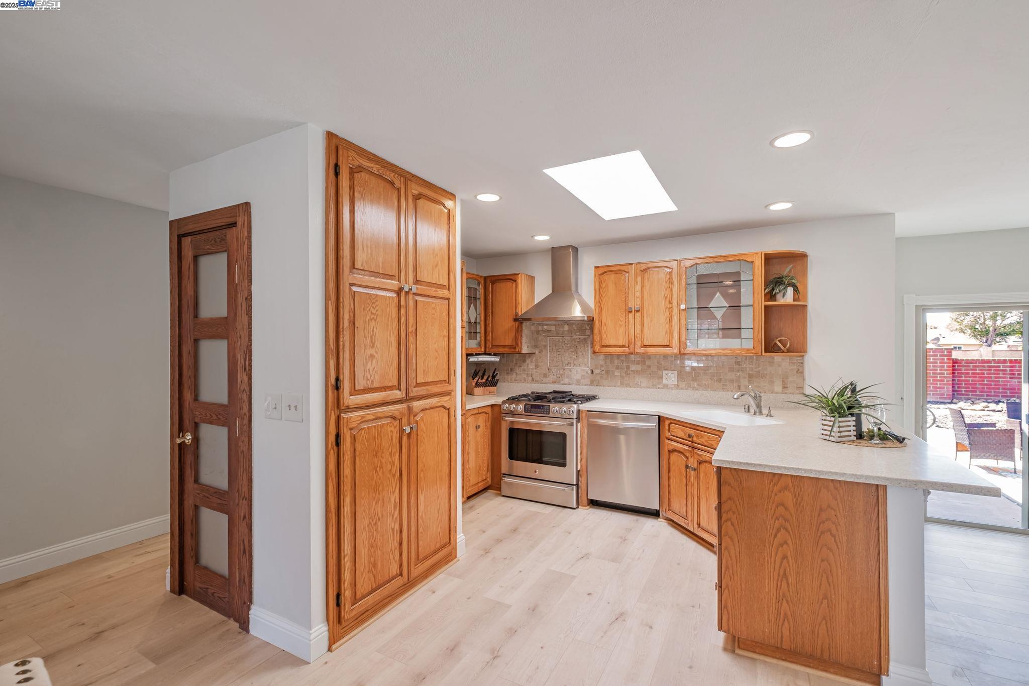 Detail Gallery Image 13 of 41 For 36339 Beech Pl, Newark,  CA 94560 - 3 Beds | 2 Baths