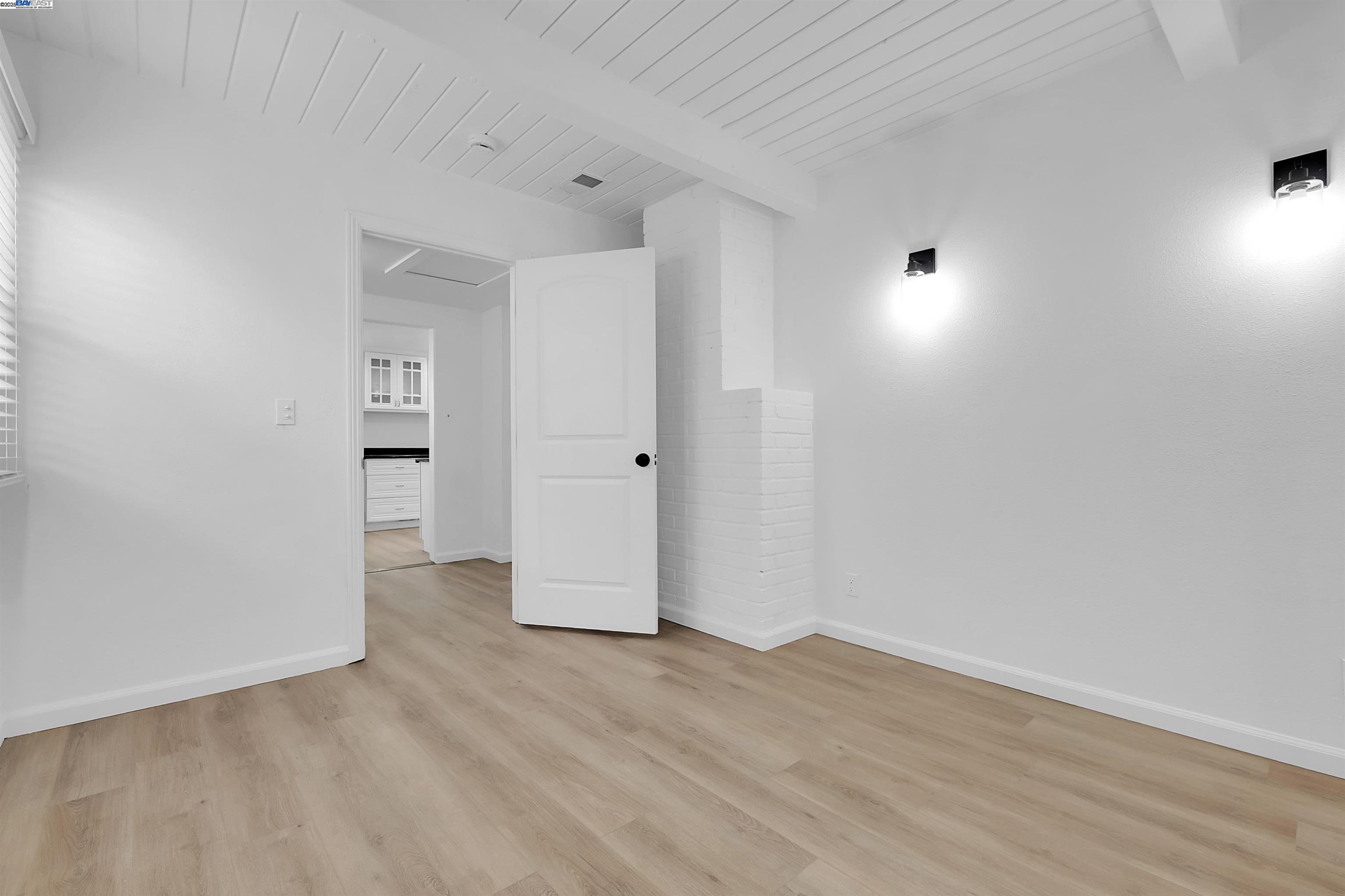 Detail Gallery Image 16 of 33 For 2612 Grove Way, Castro Valley,  CA 94546 - 4 Beds | 1 Baths