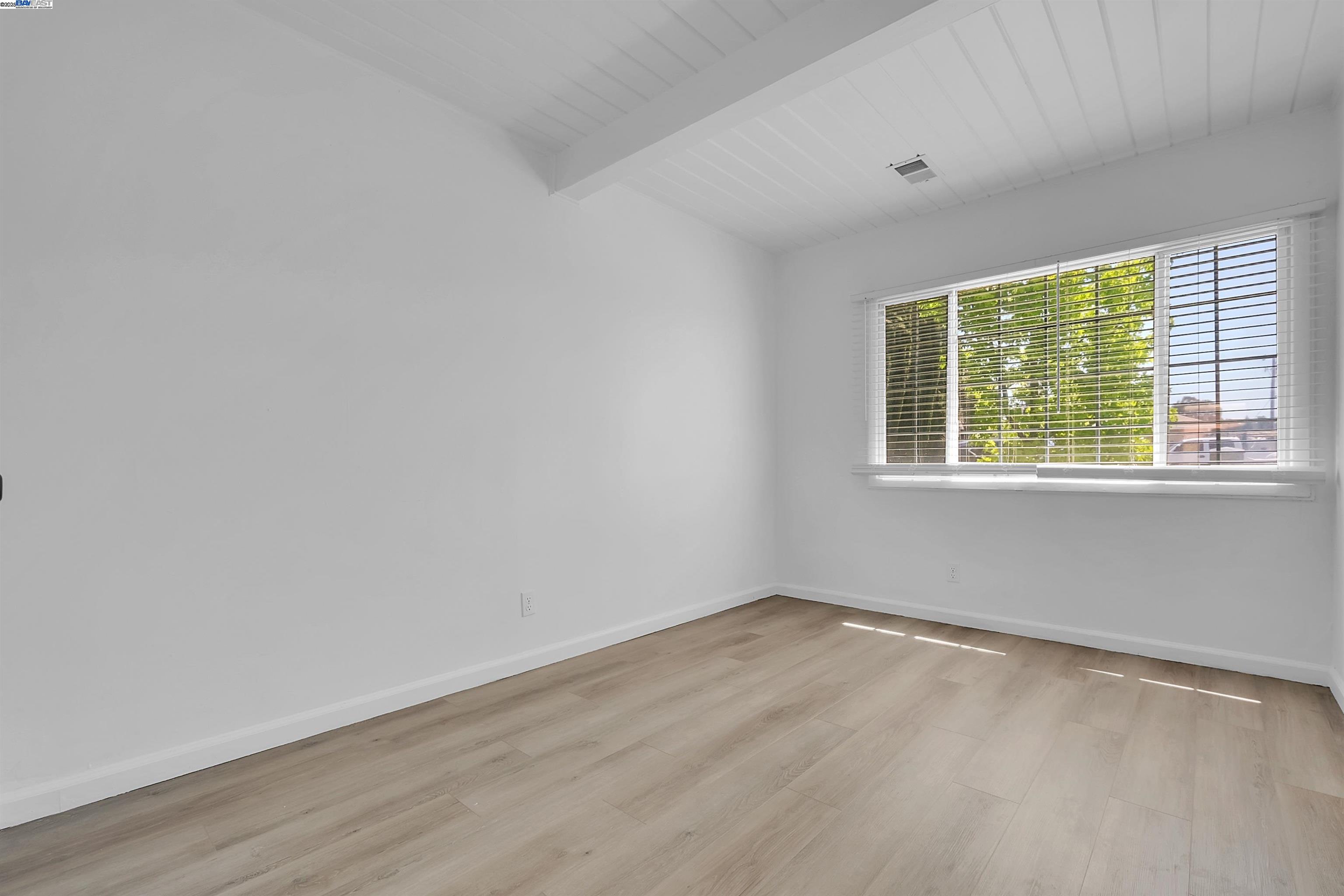 Detail Gallery Image 21 of 33 For 2612 Grove Way, Castro Valley,  CA 94546 - 4 Beds | 1 Baths
