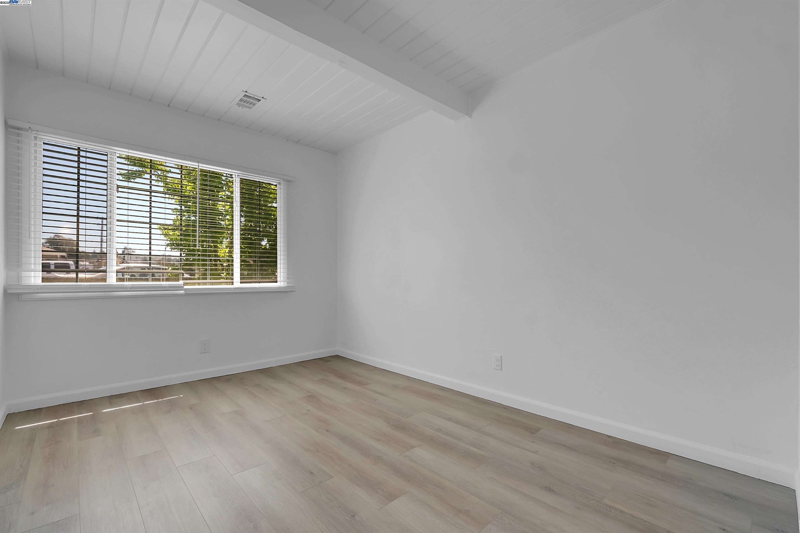 Detail Gallery Image 24 of 33 For 2612 Grove Way, Castro Valley,  CA 94546 - 4 Beds | 1 Baths