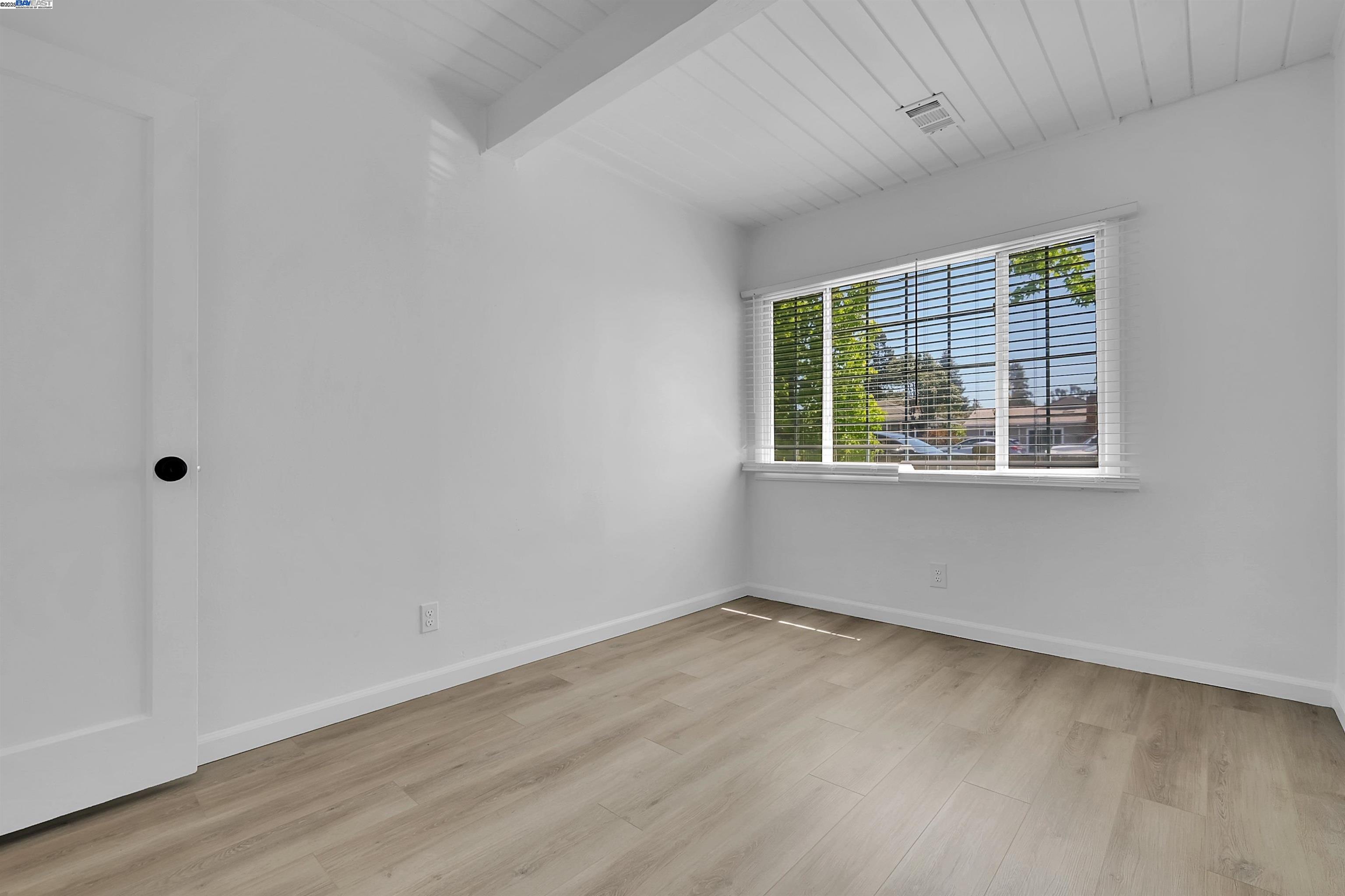 Detail Gallery Image 25 of 33 For 2612 Grove Way, Castro Valley,  CA 94546 - 4 Beds | 1 Baths
