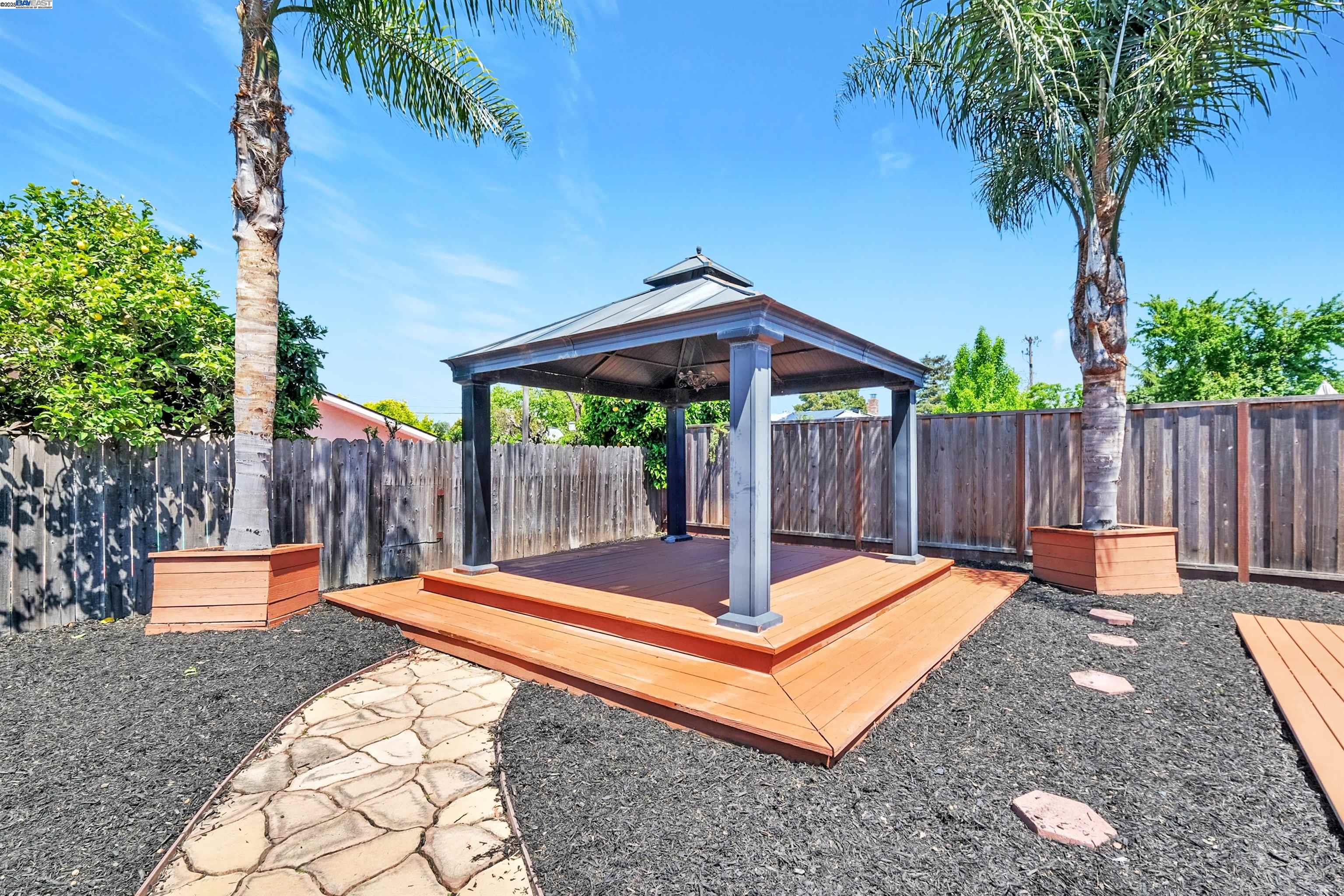 Detail Gallery Image 29 of 33 For 2612 Grove Way, Castro Valley,  CA 94546 - 4 Beds | 1 Baths