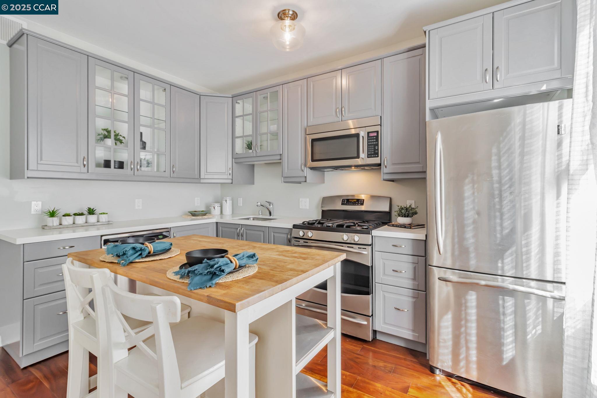 4395 Piedmont Ave # P208, Oakland, California 94611, 1 Bedroom Bedrooms, 3 Rooms Rooms,1 BathroomBathrooms,Residential,For Sale,4395 Piedmont Ave # P208,41095578