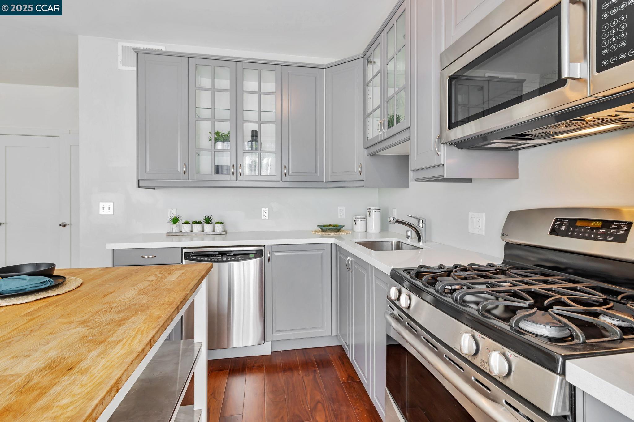 4395 Piedmont Ave # P208, Oakland, California 94611, 1 Bedroom Bedrooms, 3 Rooms Rooms,1 BathroomBathrooms,Residential,For Sale,4395 Piedmont Ave # P208,41095578