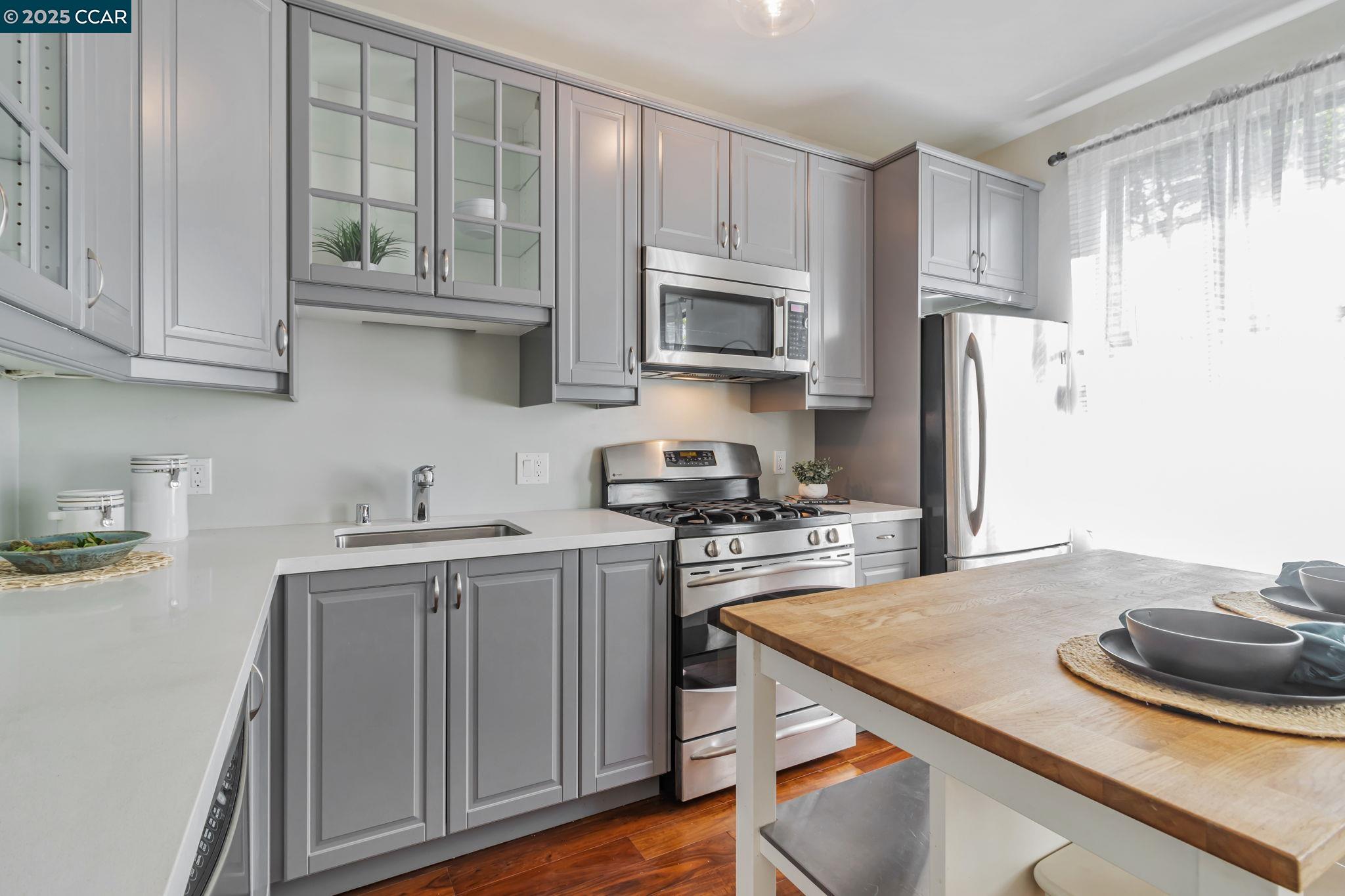 4395 Piedmont Ave # P208, Oakland, California 94611, 1 Bedroom Bedrooms, 3 Rooms Rooms,1 BathroomBathrooms,Residential,For Sale,4395 Piedmont Ave # P208,41095578
