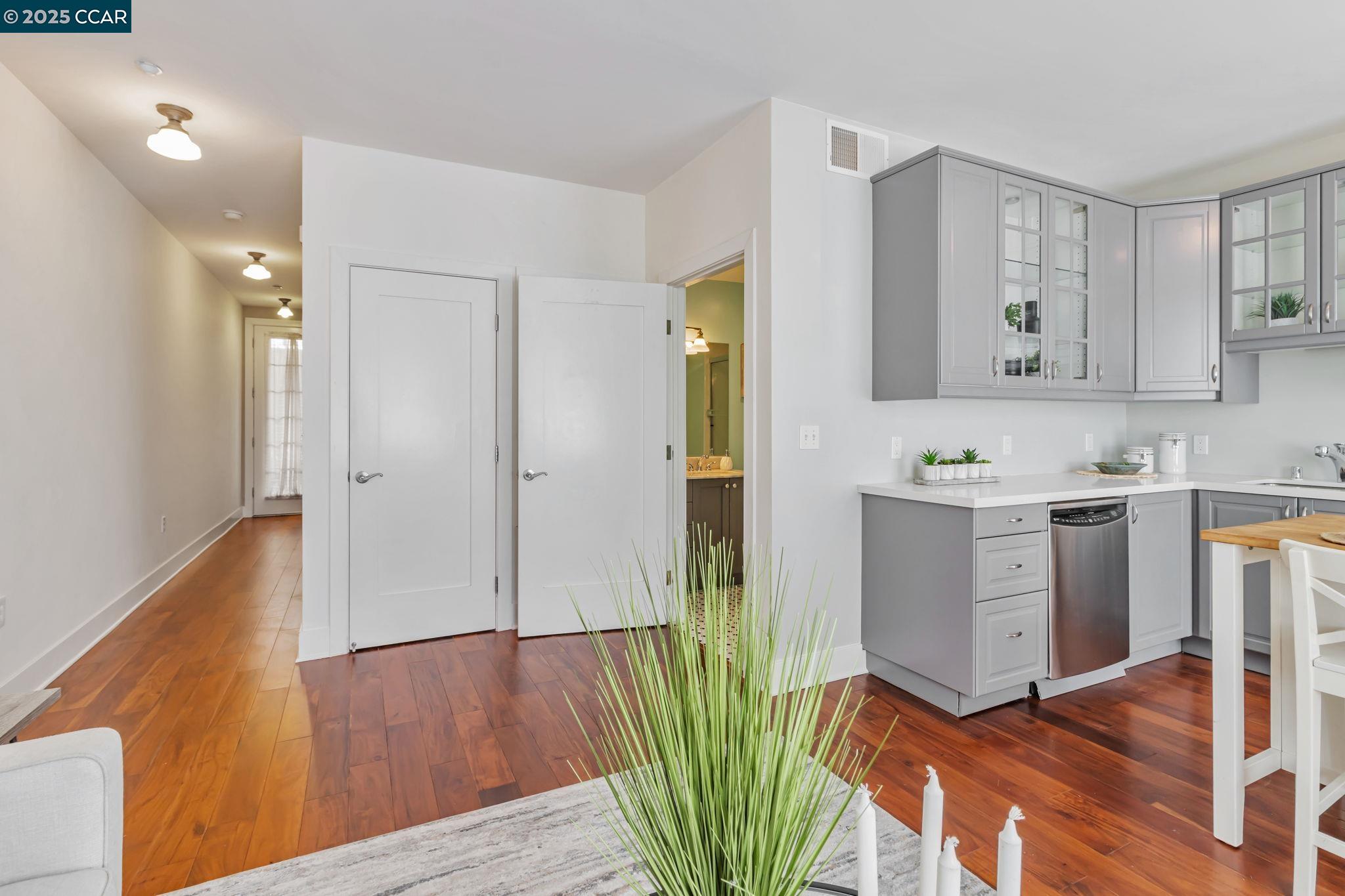 4395 Piedmont Ave # P208, Oakland, California 94611, 1 Bedroom Bedrooms, 3 Rooms Rooms,1 BathroomBathrooms,Residential,For Sale,4395 Piedmont Ave # P208,41095578