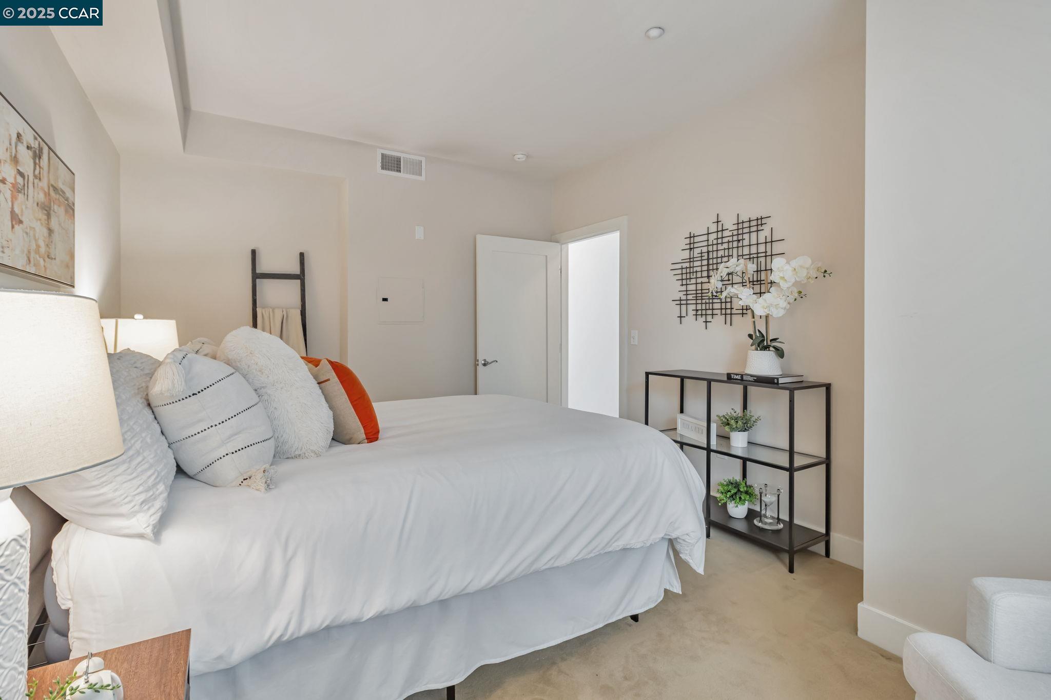 4395 Piedmont Ave # P208, Oakland, California 94611, 1 Bedroom Bedrooms, 3 Rooms Rooms,1 BathroomBathrooms,Residential,For Sale,4395 Piedmont Ave # P208,41095578