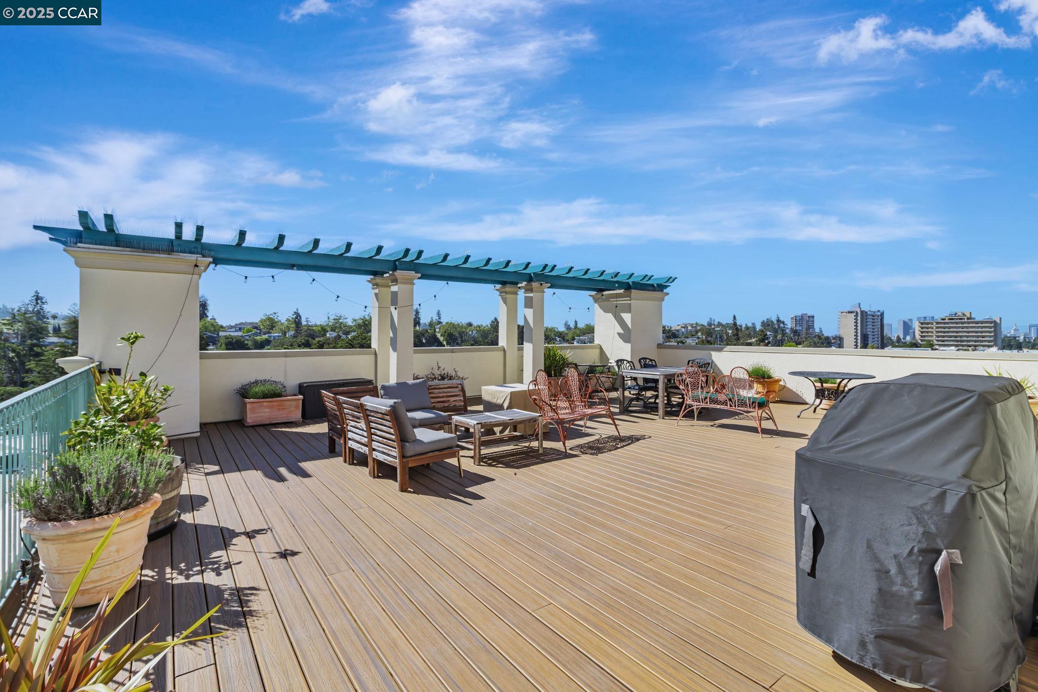 4395 Piedmont Ave # P208, Oakland, California 94611, 1 Bedroom Bedrooms, 3 Rooms Rooms,1 BathroomBathrooms,Residential,For Sale,4395 Piedmont Ave # P208,41095578