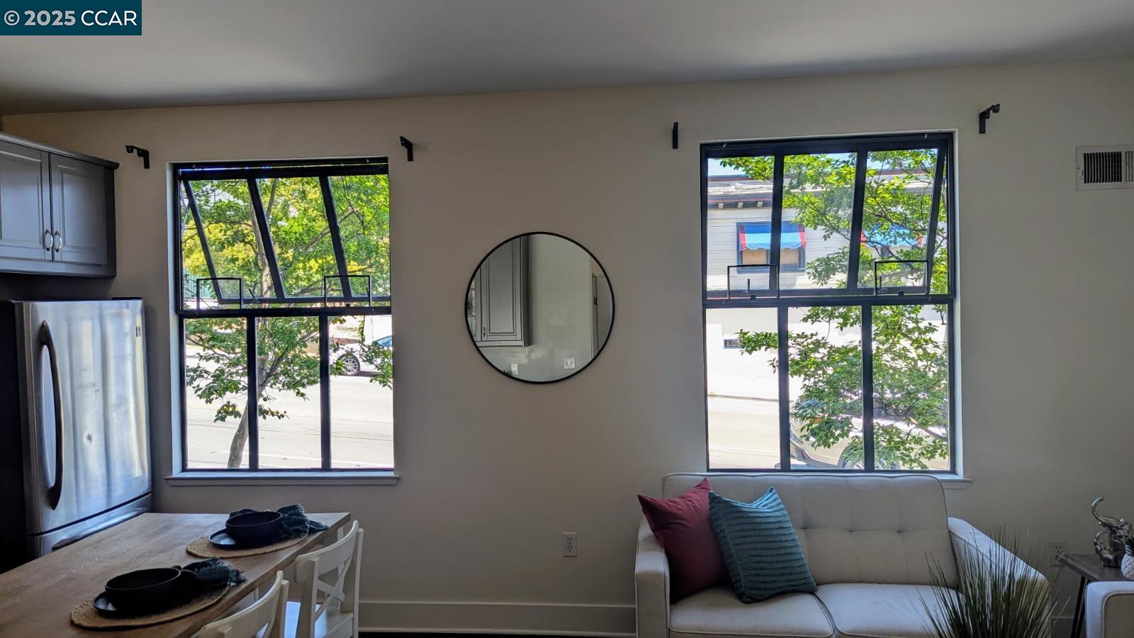 Detail Gallery Image 4 of 32 For 4395 Piedmont Ave #P208,  Oakland,  CA 94611 - 1 Beds | 1 Baths