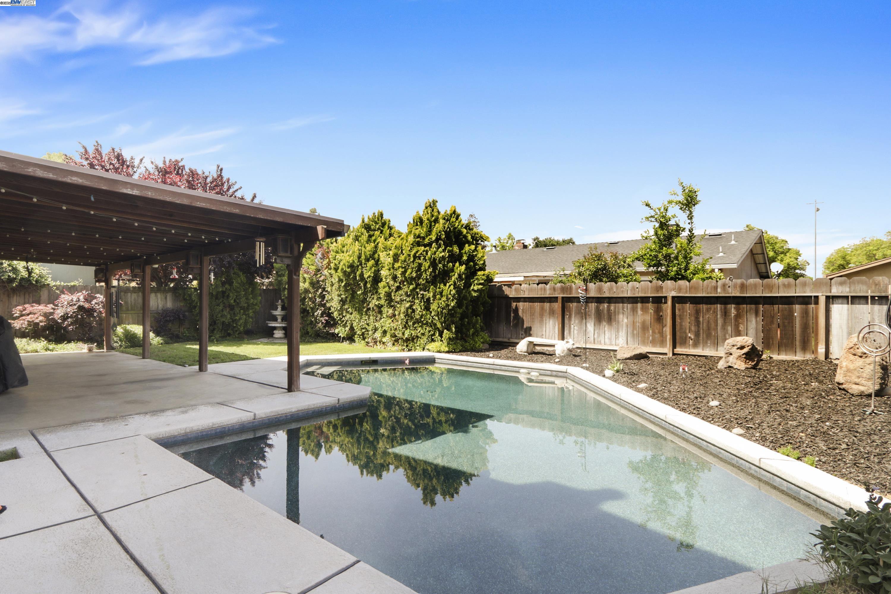 Detail Gallery Image 23 of 30 For 8525 Mason Dr, Stockton,  CA 95209 - 3 Beds | 3 Baths