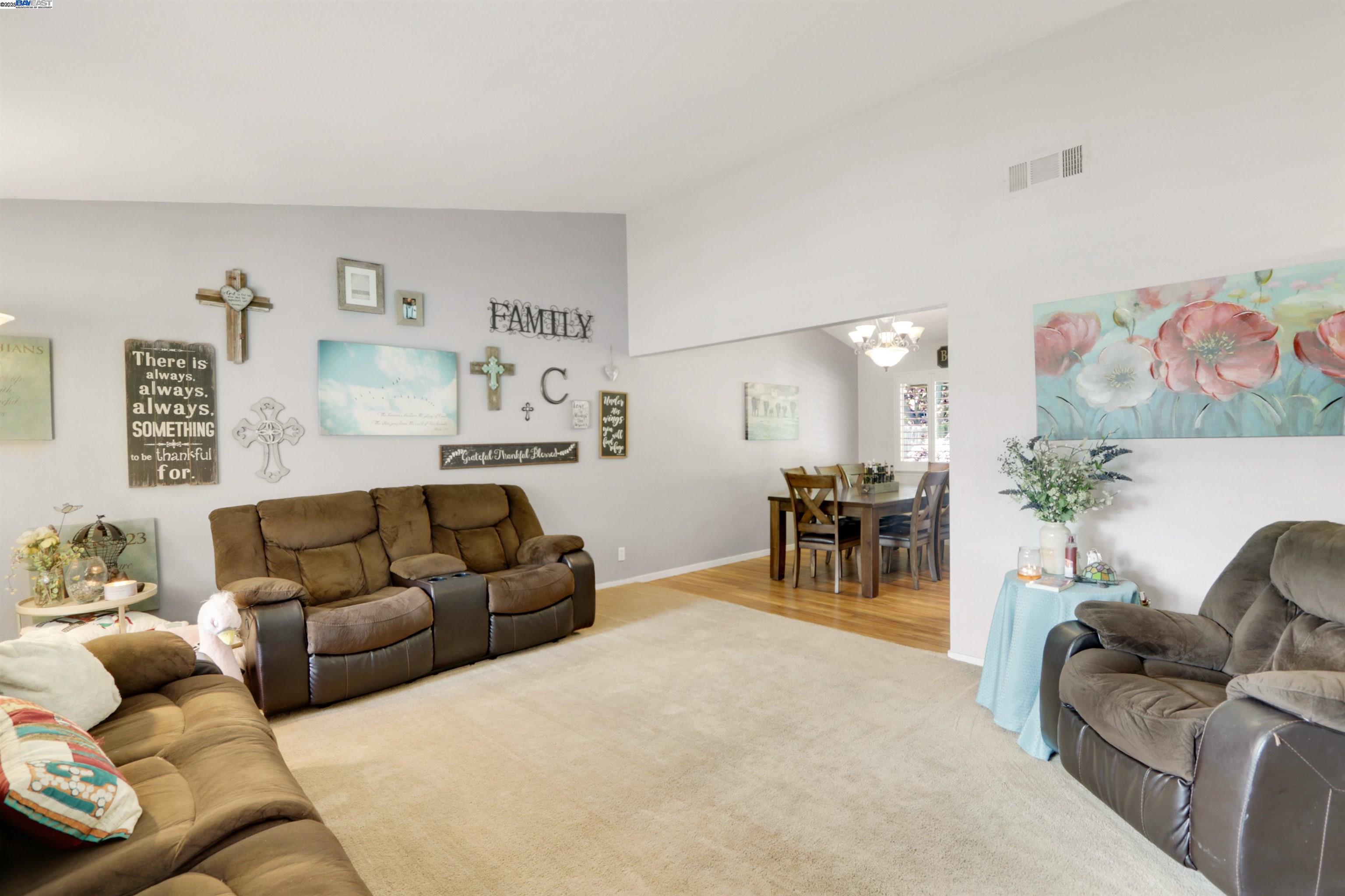 Detail Gallery Image 7 of 30 For 8525 Mason Dr, Stockton,  CA 95209 - 3 Beds | 3 Baths