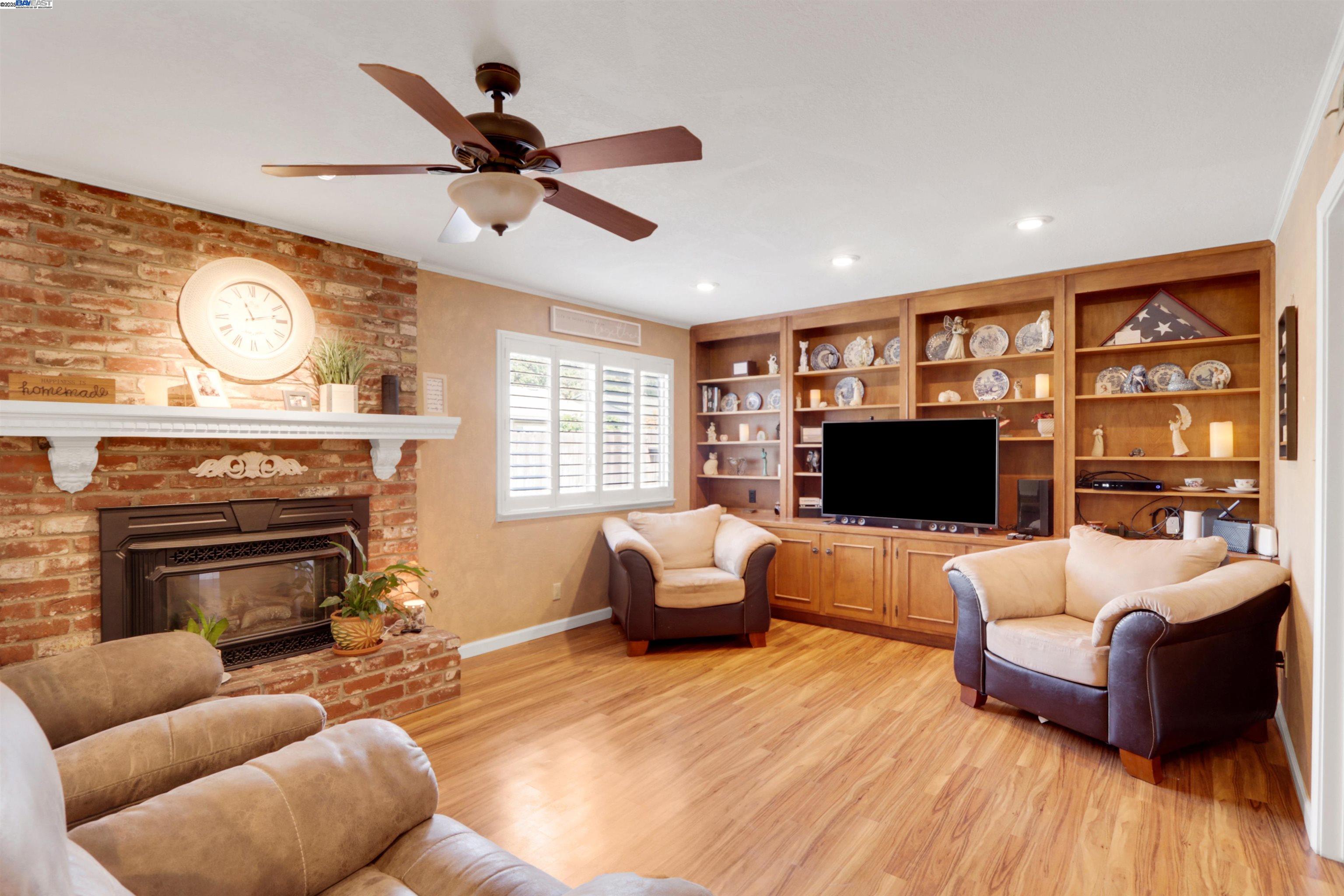 Detail Gallery Image 9 of 30 For 8525 Mason Dr, Stockton,  CA 95209 - 3 Beds | 3 Baths