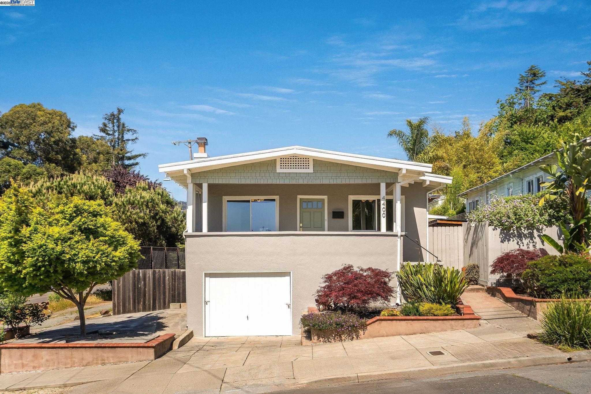 Detail Gallery Image 2 of 38 For 4400 Virginia Ave, Oakland,  CA 94619 - 2 Beds | 1 Baths