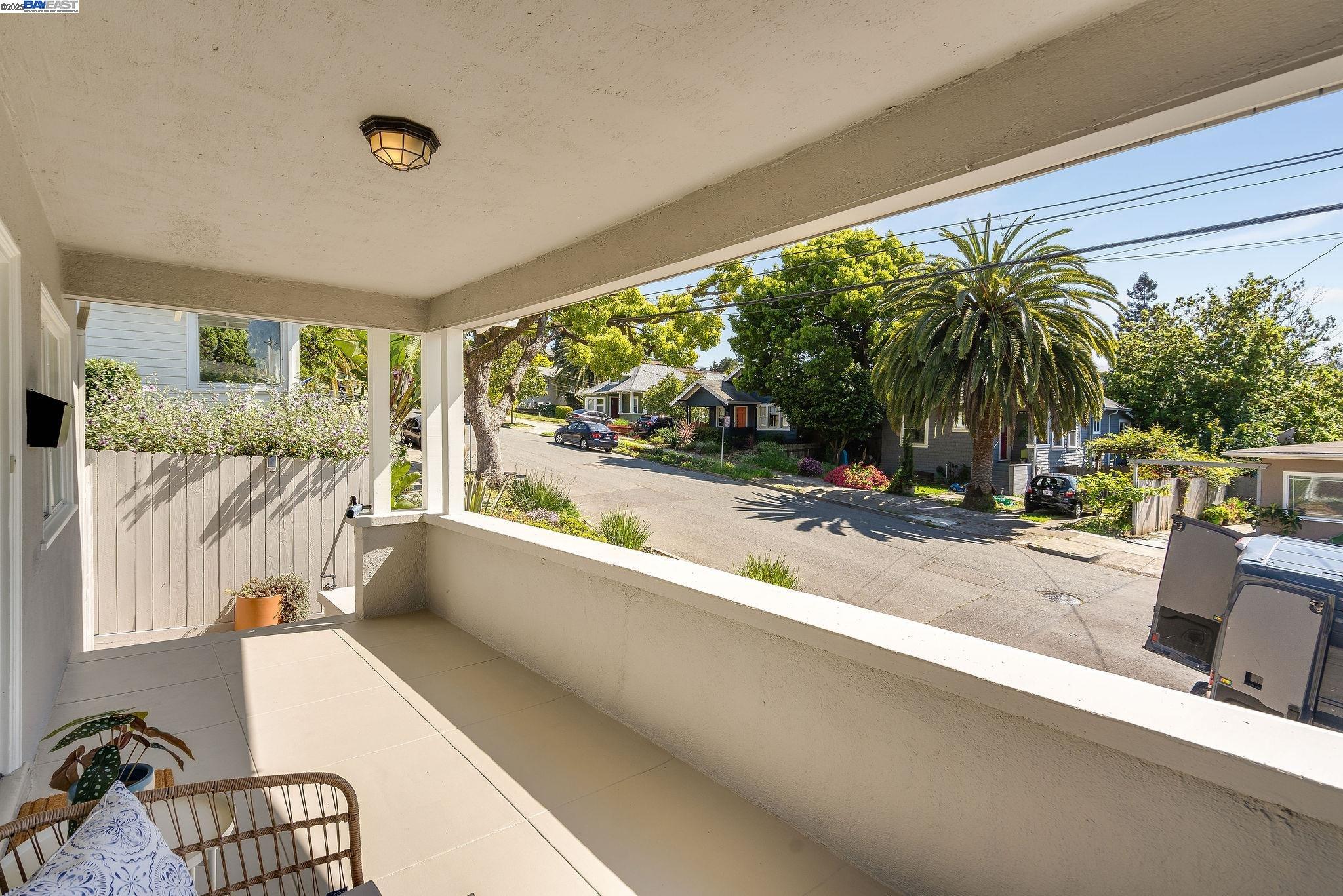 Detail Gallery Image 3 of 38 For 4400 Virginia Ave, Oakland,  CA 94619 - 2 Beds | 1 Baths